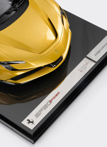 Ferrari SF90 Stradale Spider model in 1:8 scale Gold F0075f