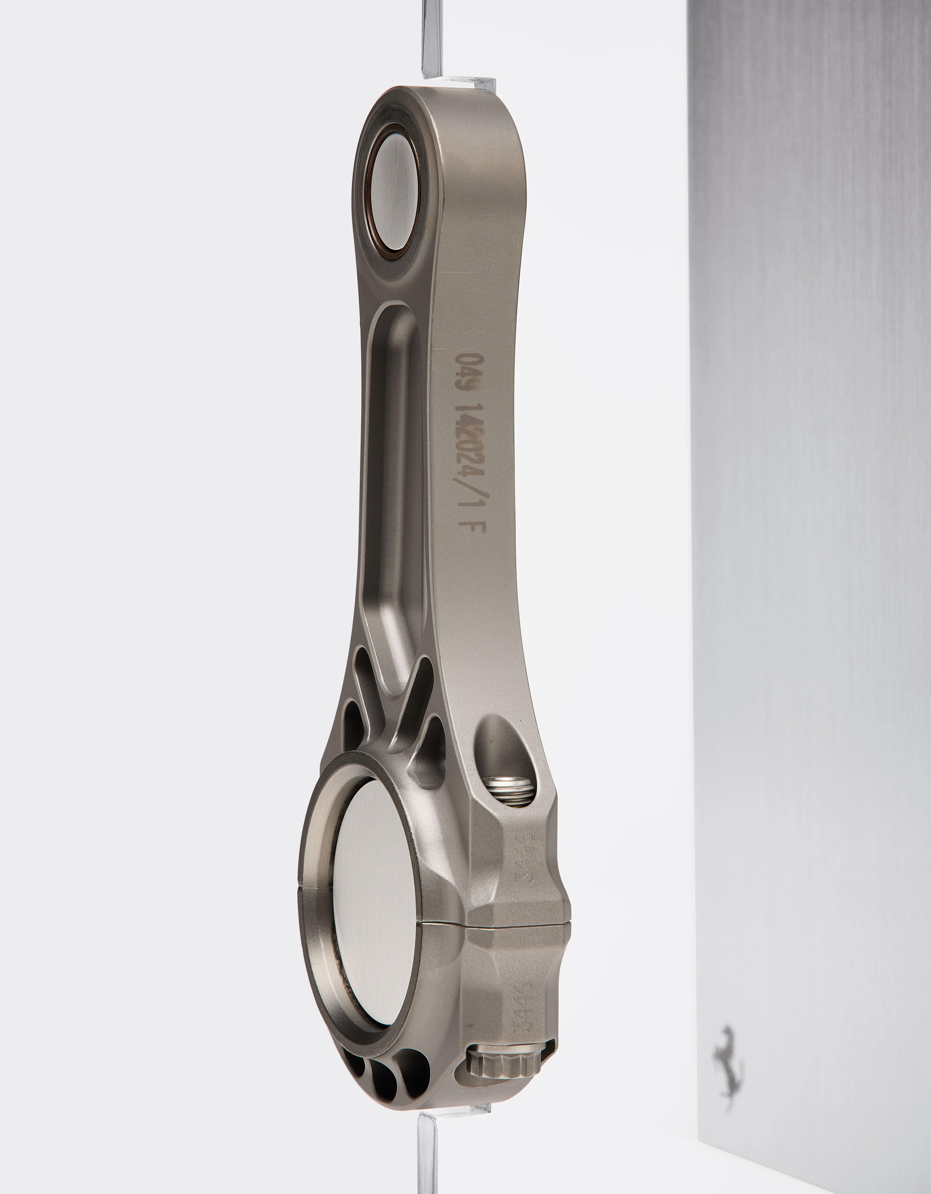 Ferrari Original F1 connecting rod from 2005 Silver 51404f