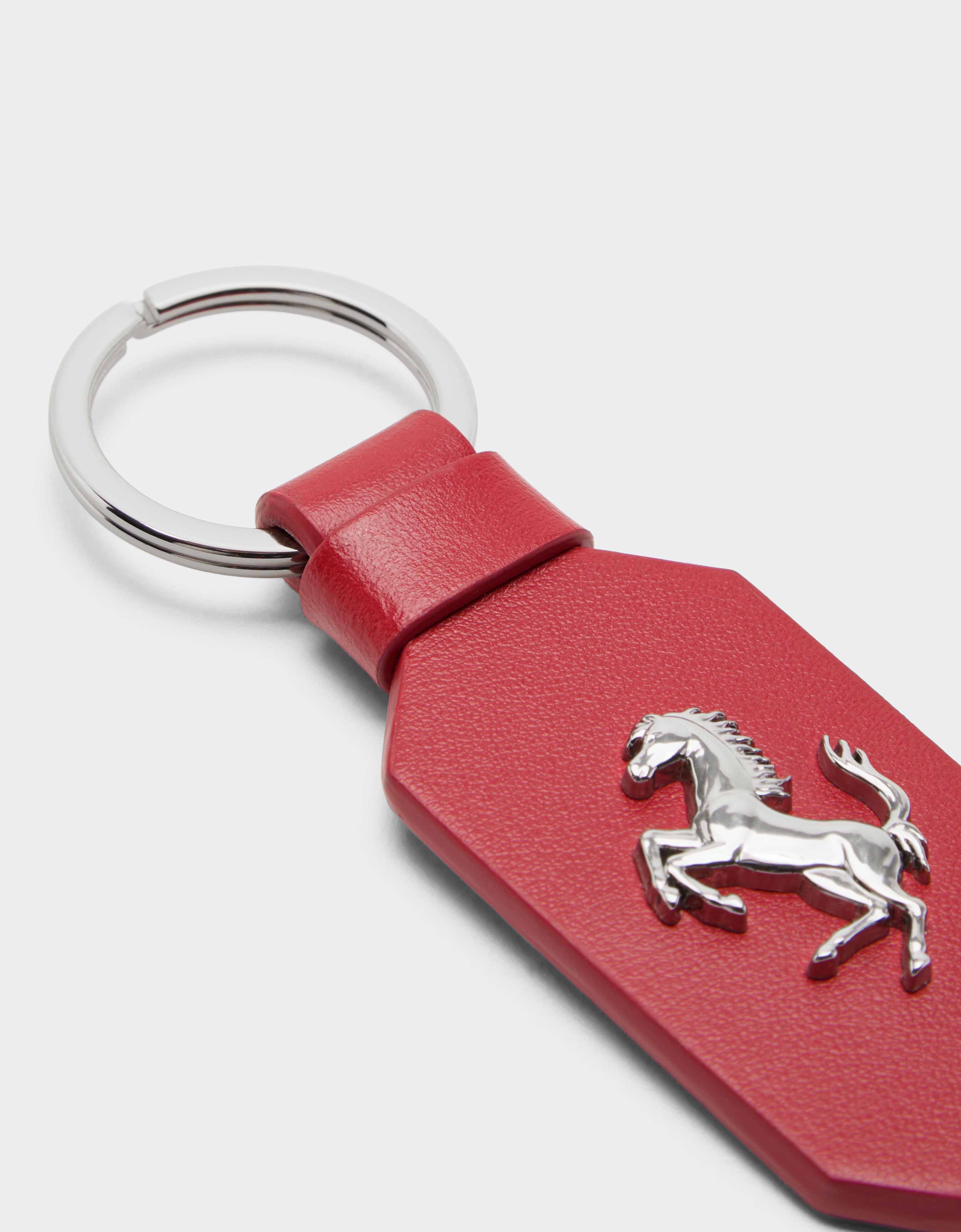 Maison Redのメンズ レザー キーリング 跳ね馬付き | Ferrari®
