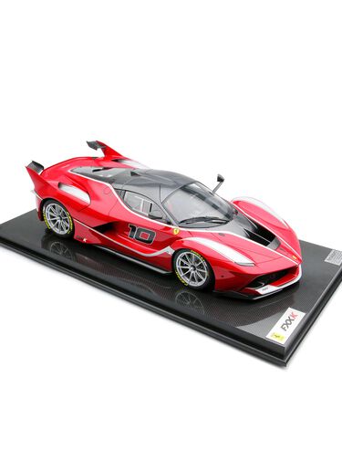 Ferrari FXX-K model in 1:8 scale Red L5239f