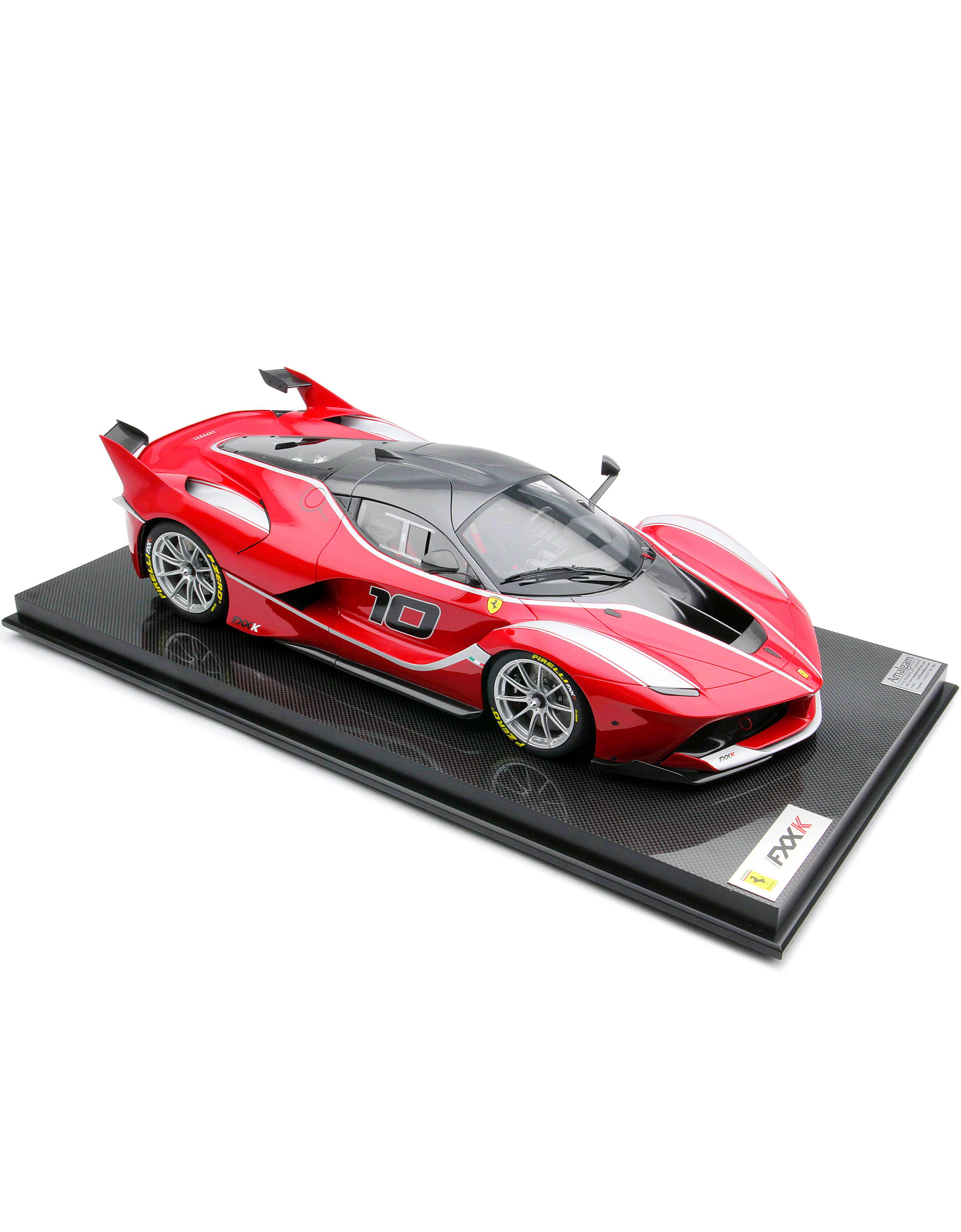 Ferrari FXX-K model in 1:8 scale Red L5239f