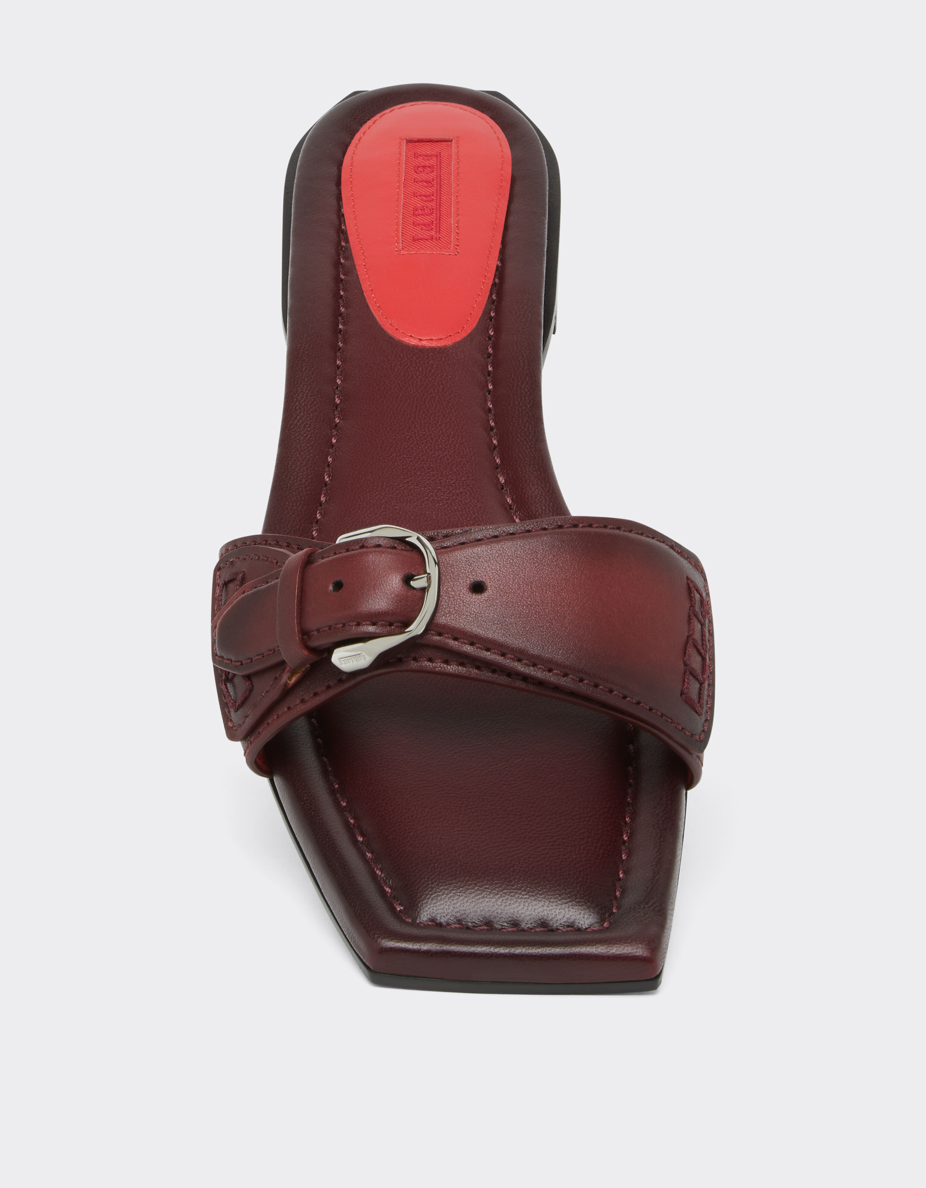 Flache Sandalen aus Leder Ferrari Flache Sandalen aus Leder Rosso Maison 49995f