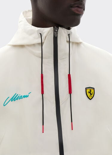 Ferrari Windjacke Scuderia Ferrari Miami 2026 Avorio SWMOU0016WNY0004f