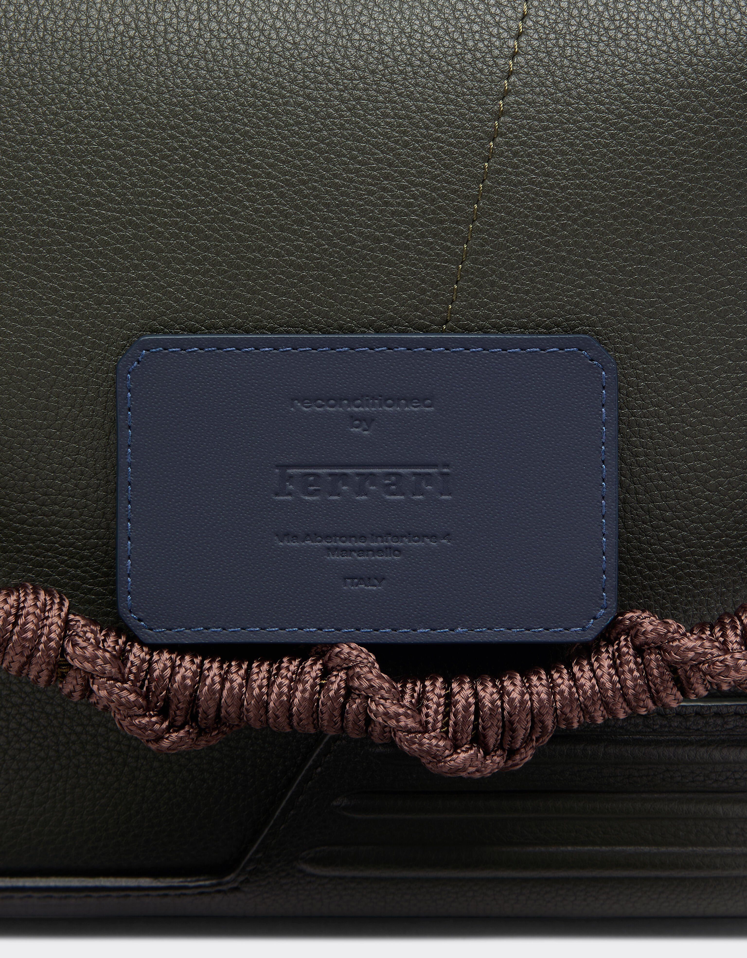 Ferrari Bolso de hombro GT soft Reacondicionado por Ferrari en cuero matizado con scooby Verde militar 49879f