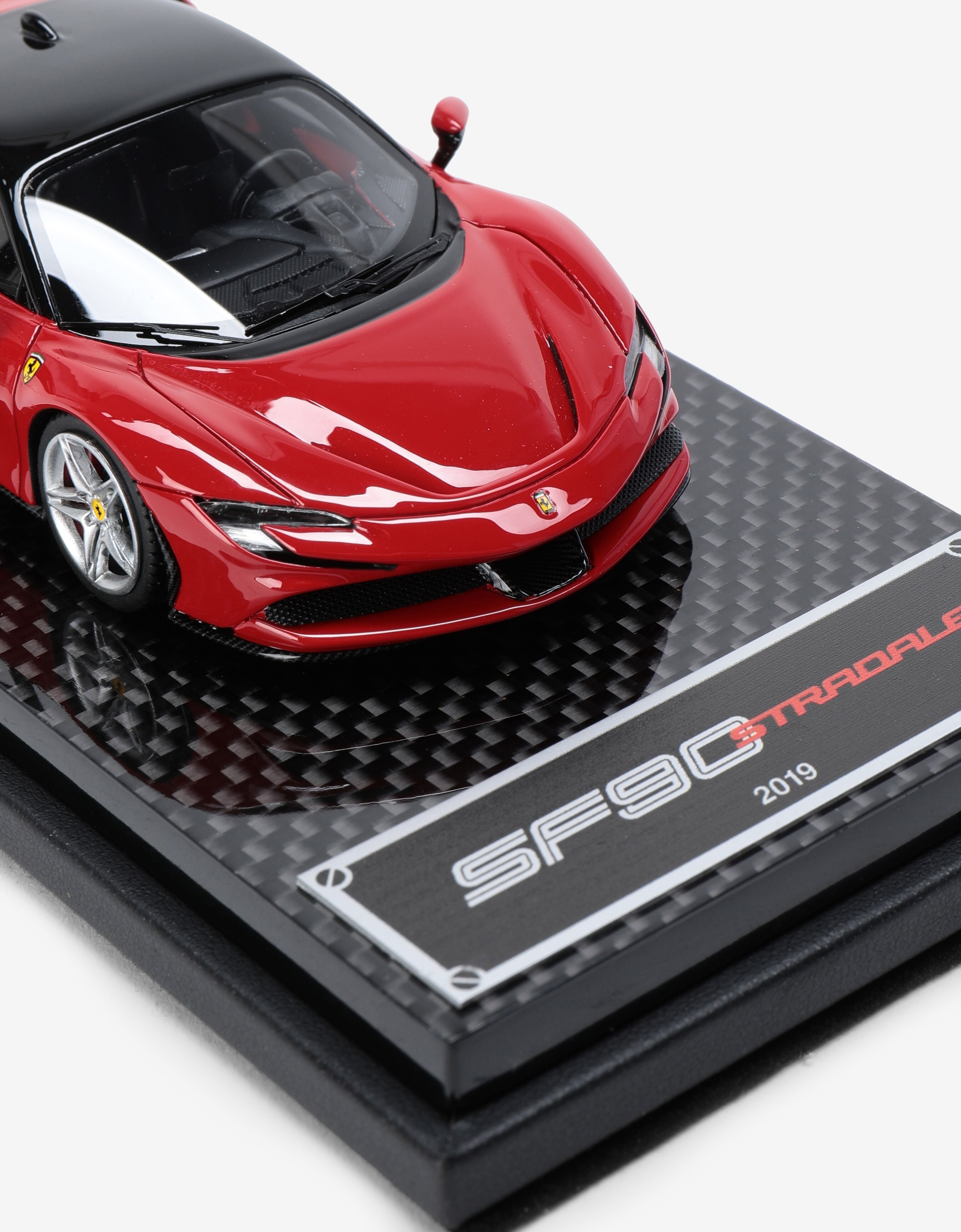Ferrari Ferrari SF90 Stradale model in 1:43 scale Red 46632f