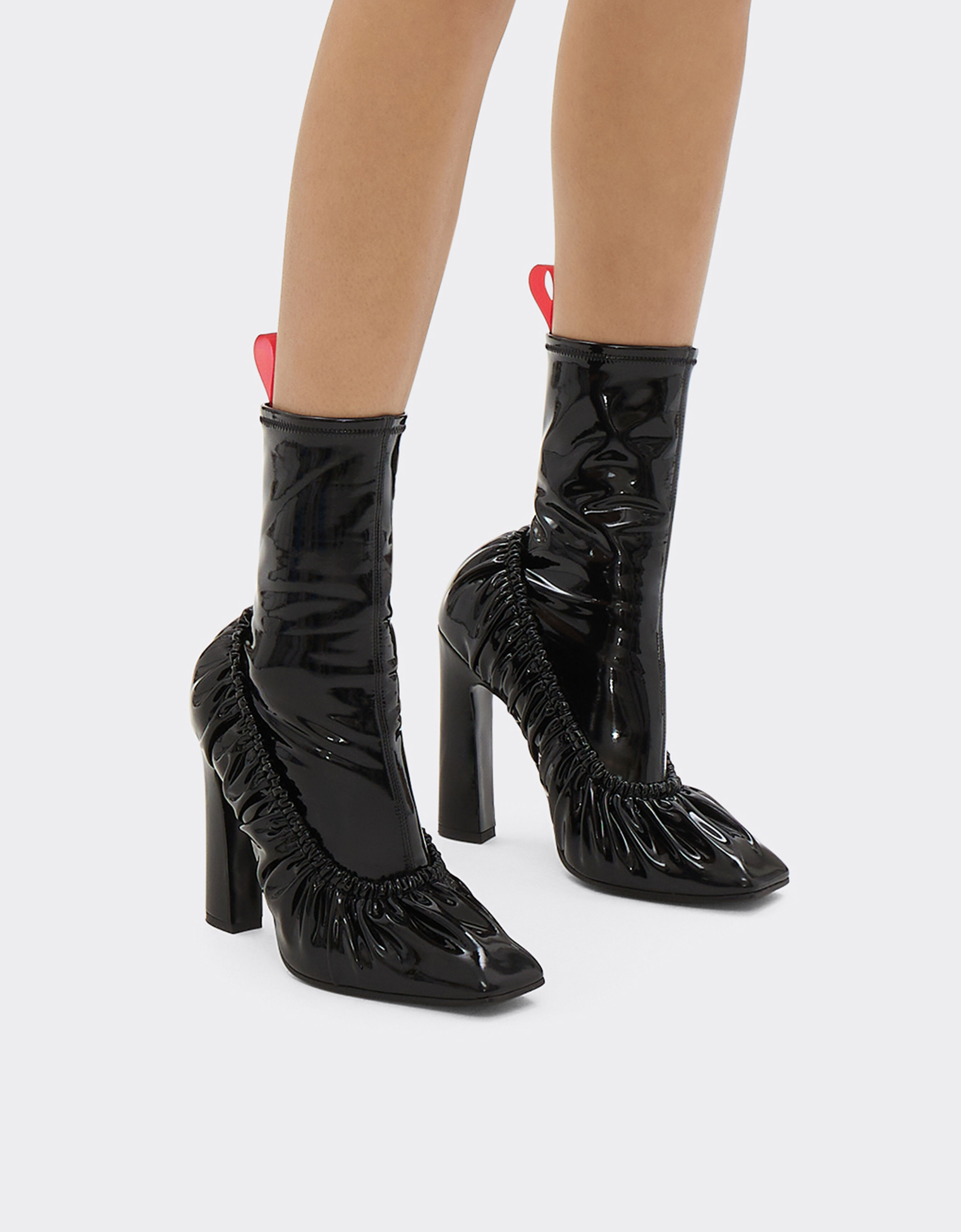 Stivali vernice nera tacco alto new arrivals