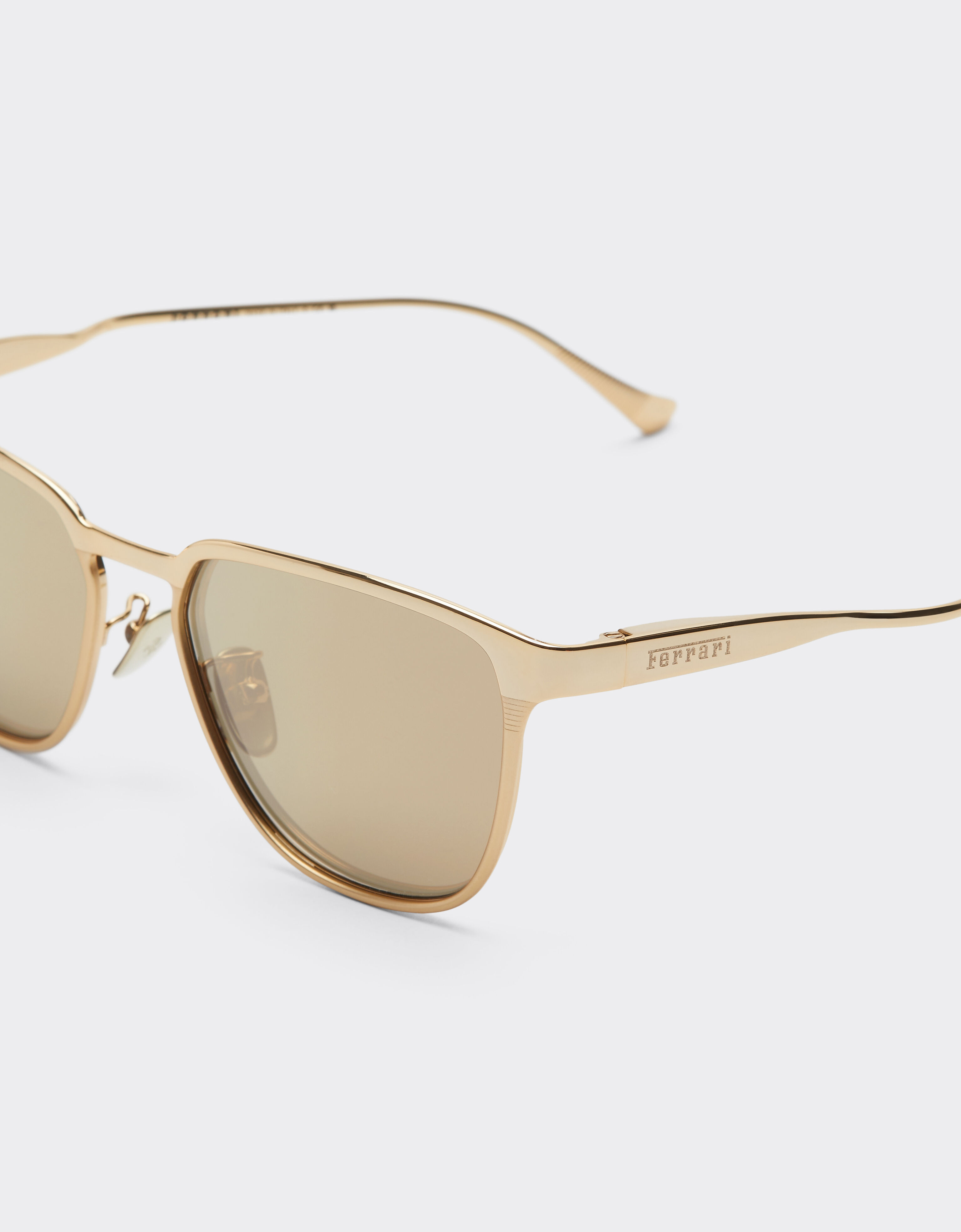 Ferrari Lunettes de soleil Ferrari en métal doré avec verres dorés miroirs Oro LA0LCf