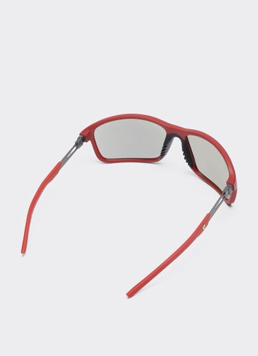 Ray-Ban for Scuderia Ferrari 0FZ6021 en material inyectado y metal rojo Ferrari mate con lentes grises espejadas Ferrari Ray-Ban for Scuderia Ferrari 0FZ6021 en material inyectado y metal rojo Ferrari mate con lentes grises espejadas Rosso LY0SG1418EXT0001f