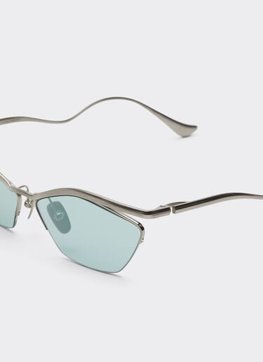 Ferrari Lunettes de soleil Ferrari en titane argenté avec verres bleus miroirs Silver LA0KTf