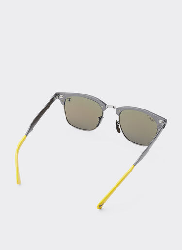 Ferrari Ray-Ban pour Scuderia Ferrari RB3807M en métal gris avec des verres gris miroir bleu polarisés Ingrid F1514f