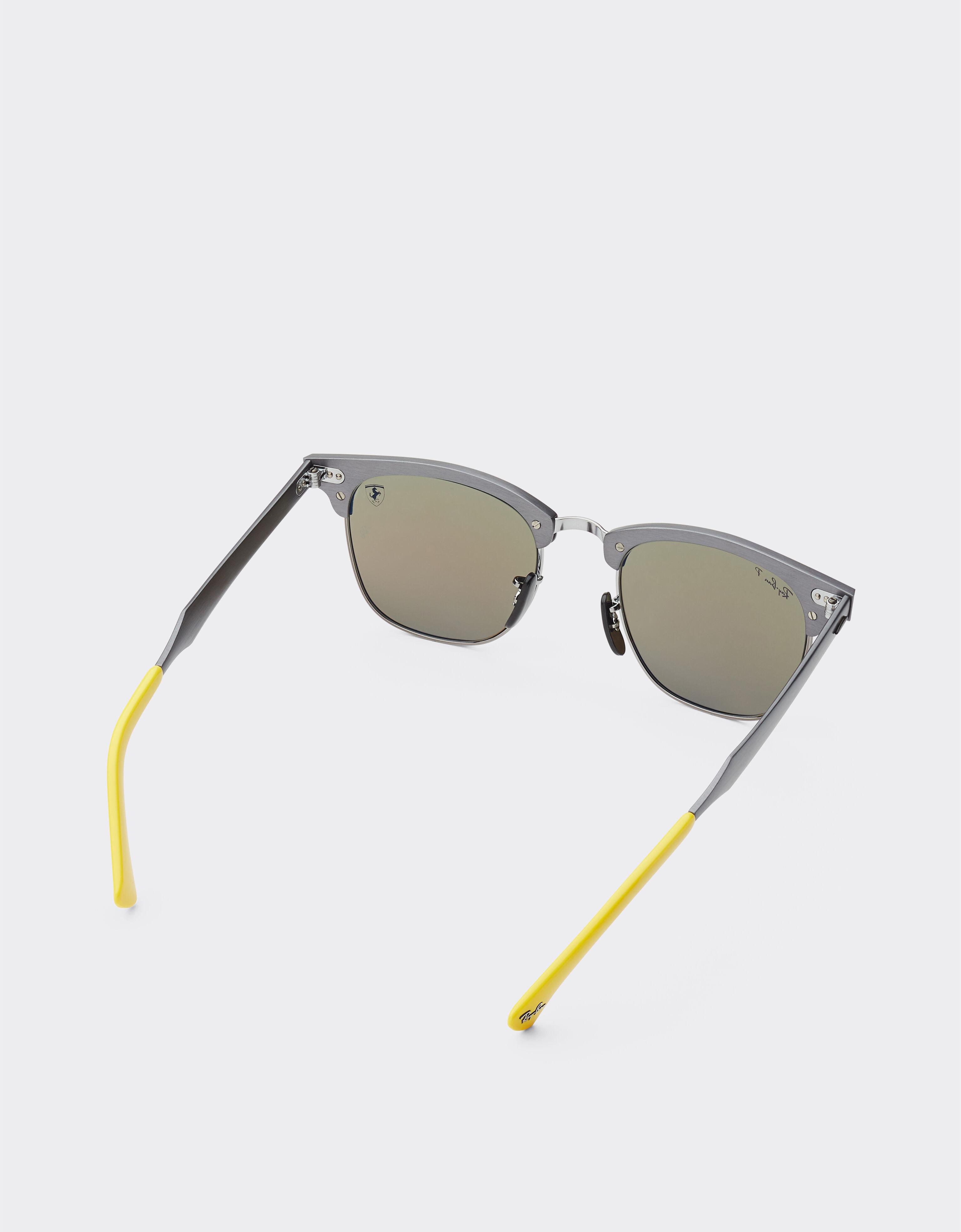 Ferrari Ray-Ban pour Scuderia Ferrari RB3807M en métal gris avec des verres gris miroir bleu polarisés Ingrid F1514f