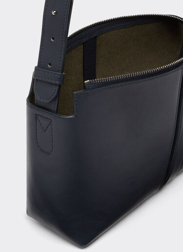 Ferrari Shoulder bag in tumbled leather Navy 22123f