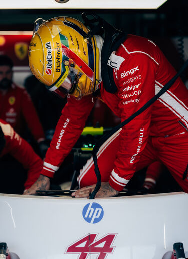 Lewis Hamilton Silverstone Special Edition 2026 Helmet, 1:1 scale Ferrari Lewis Hamilton Silverstone Special Edition 2026 Helmet, 1:1 scale Multicolore LO0R2658EXT0001f