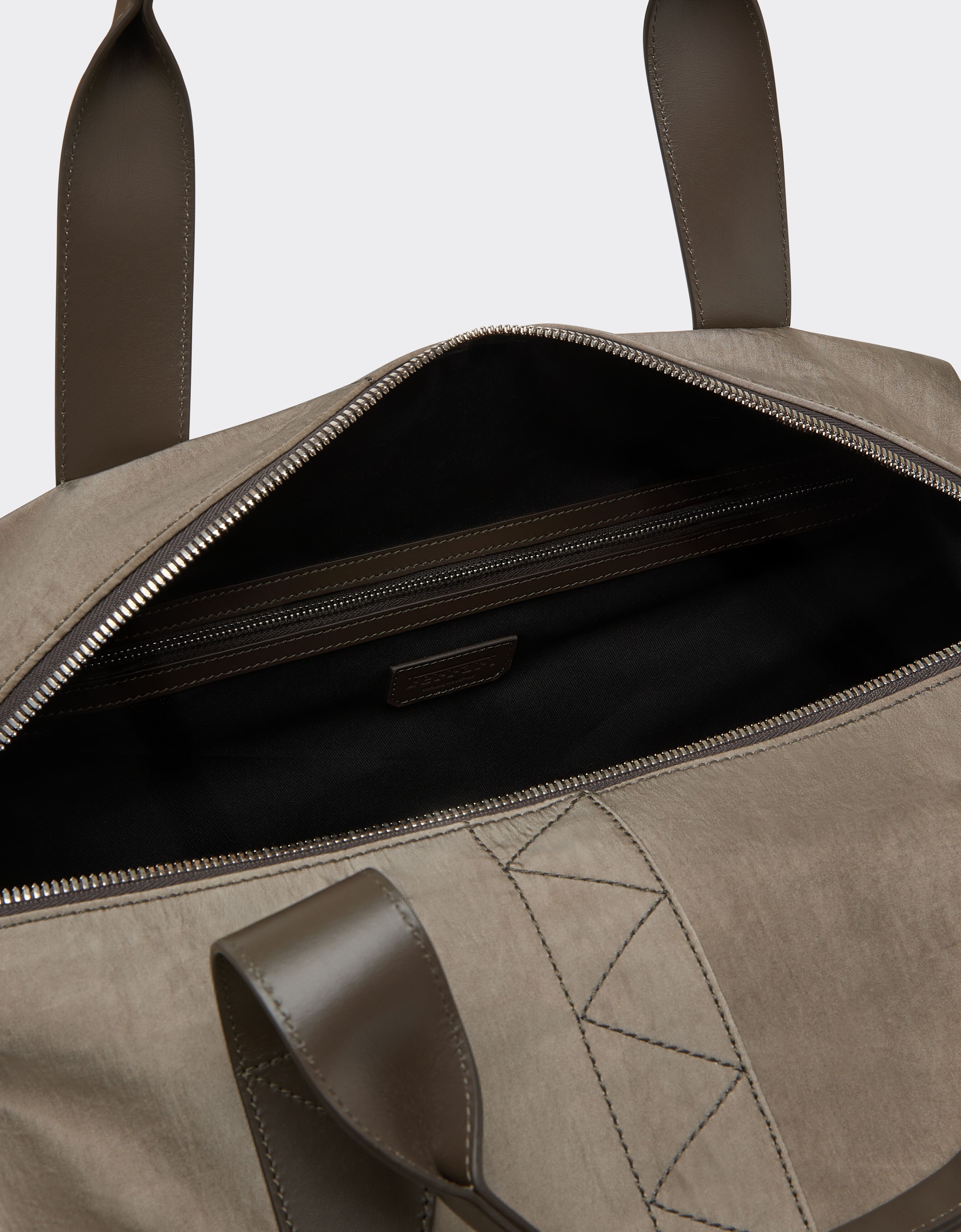 Khaki Greenのメンズ ナイロン ダッフルバッグ | Ferrari®