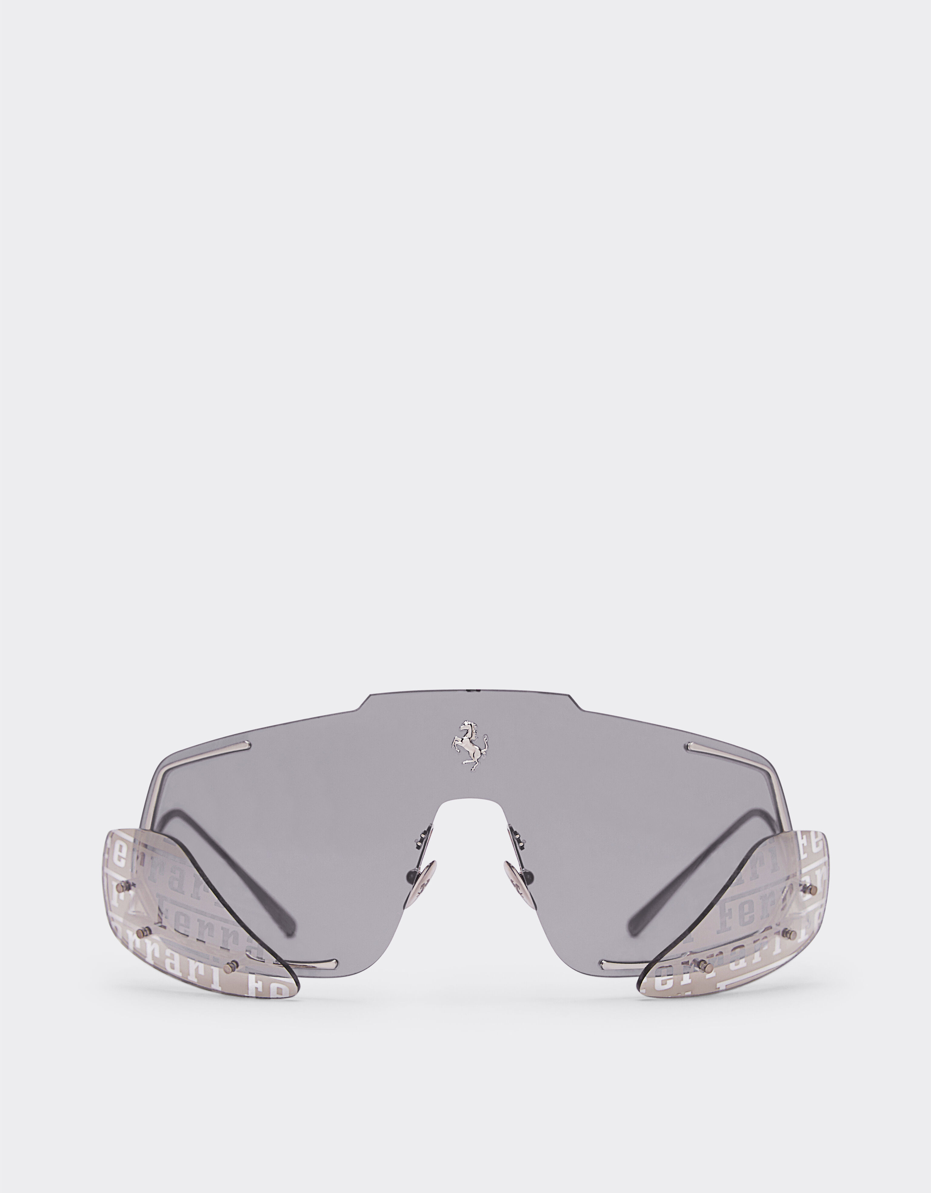 ${brand} Ferrari-Sonnenbrille mit silberfarben verspiegelten Gläsern ${colorDescription} ${masterID}