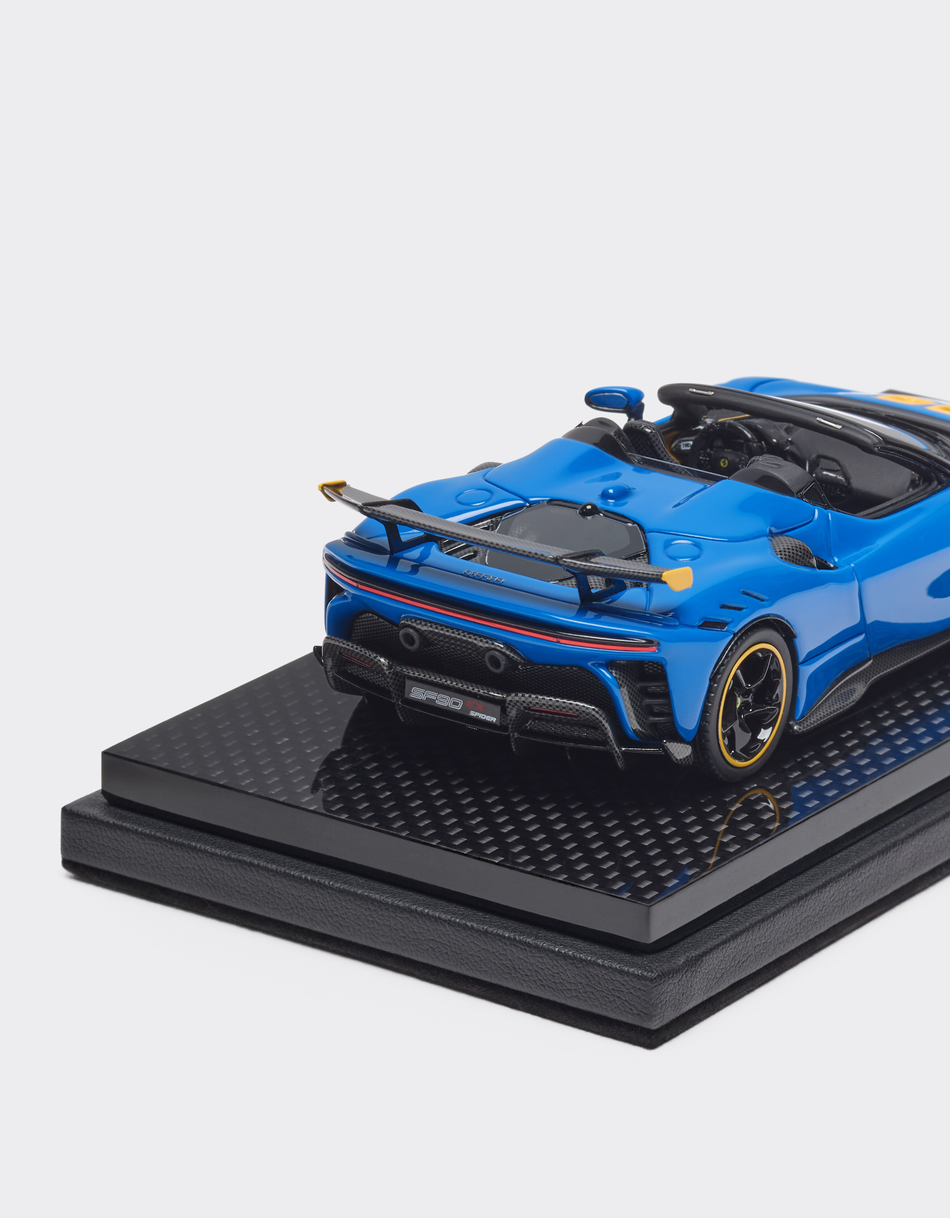 Ferrari Ferrari SF90 XX Spider model in scale 1:43 Azzurro Dino 21607f