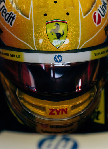 Lewis Hamilton Silverstone Special Edition 2026 Mini Helmet, 1:2 Scale Ferrari Lewis Hamilton Silverstone Special Edition 2026 Mini Helmet, 1:2 Scale Multicolore LO0R2673EXT0001f