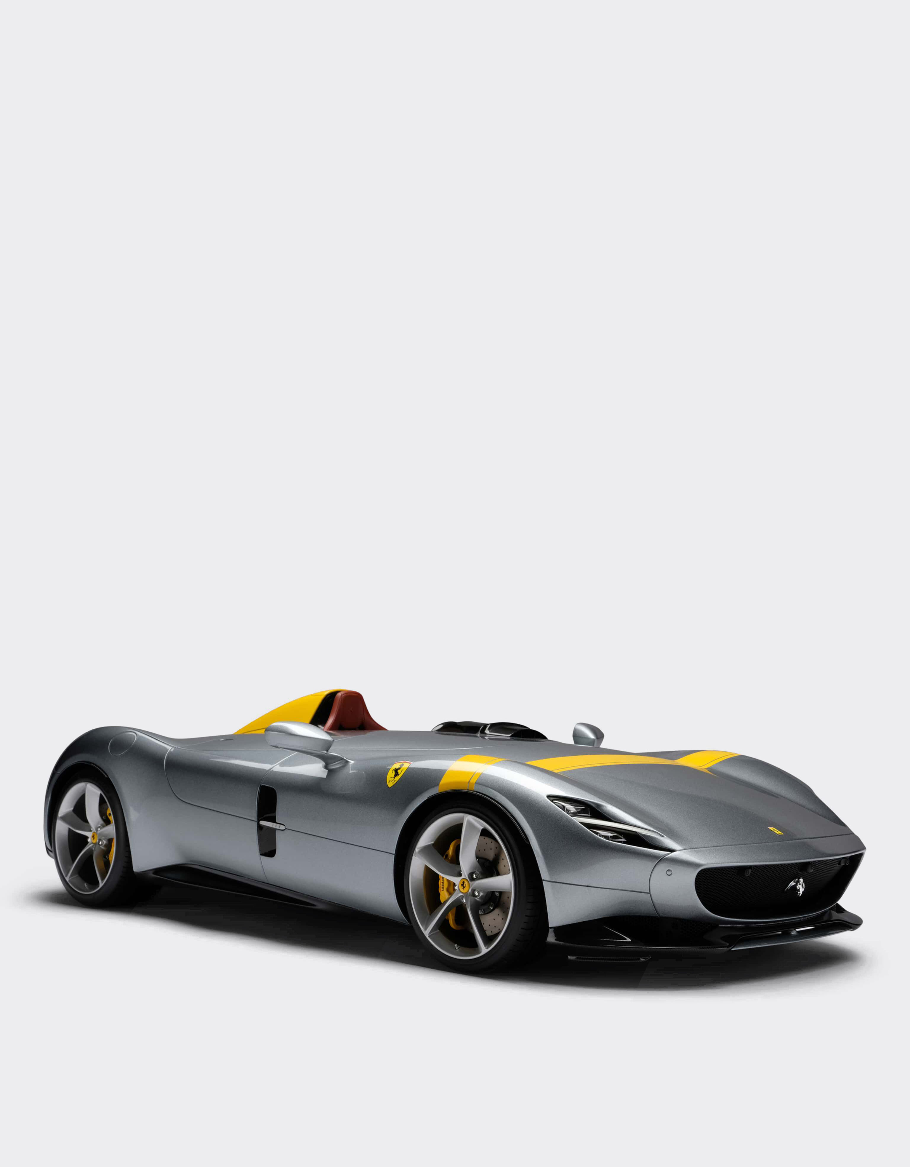 ${brand} Modello Ferrari Monza SP1 in scala 1:8 ${colorDescription} ${masterID}
