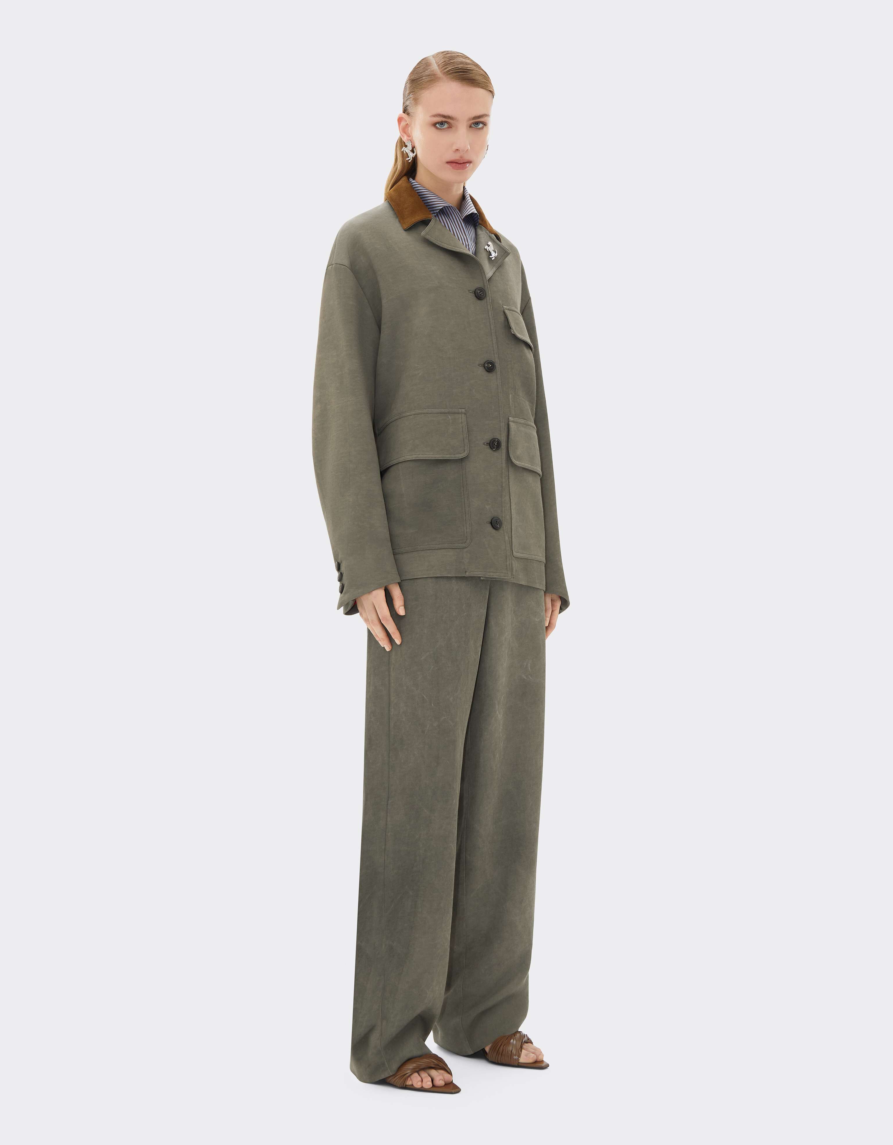 Pantalón de viscosa con efecto vintage Ferrari Pantalón de viscosa con efecto vintage Olive green CWWTR0017WVI0005f