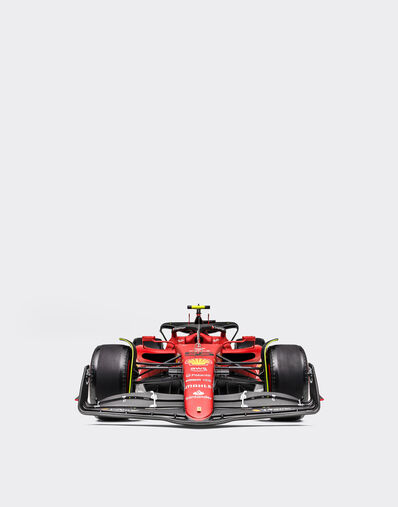Ferrari 1:8 scale Carlos Sainz Ferrari F1-75 model Red F0666f