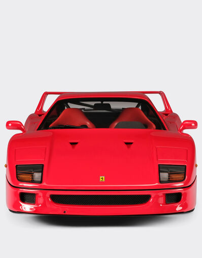 Ferrari 1:18 scale model F40 Red F0112f