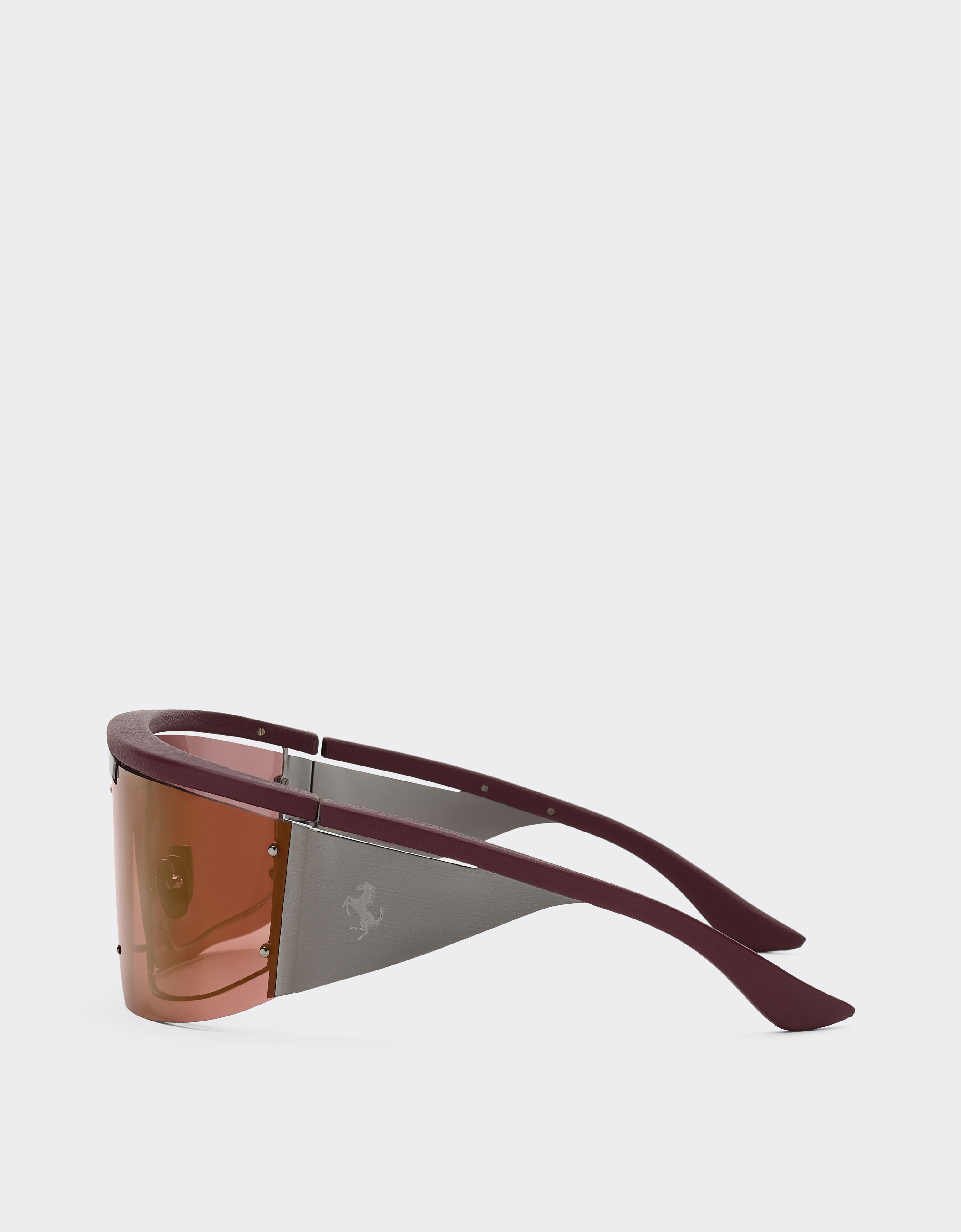 Ferrari Gafas de sol Ferrari de edición limitada de metal y cuero con cristales rojo oscuro Rojo oscuro LA0F5f