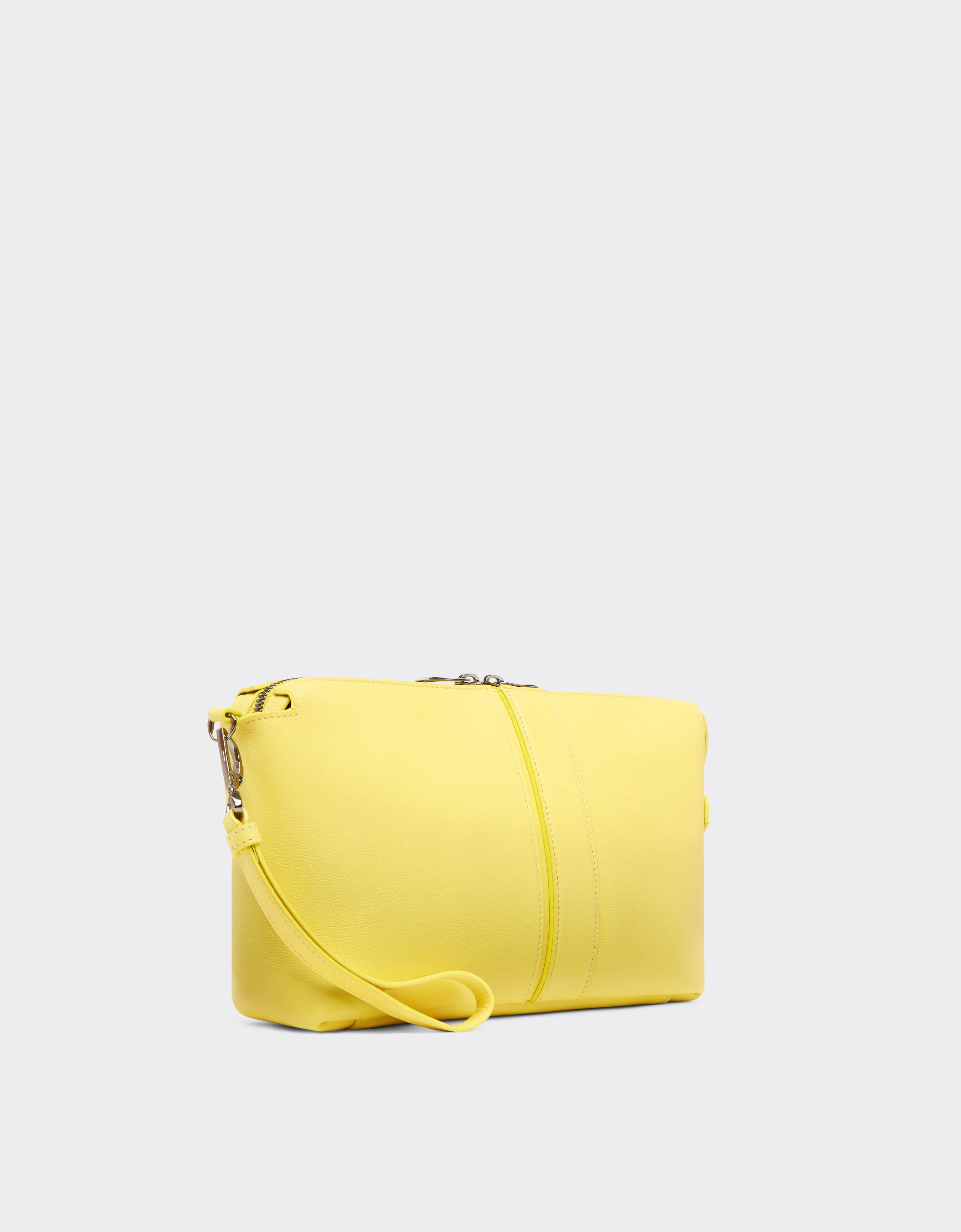 Ferrari Tasche aus genarbtem Leder mit Reißverschluss Giallo Modena 22124f