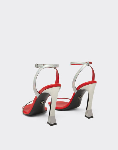 Ferrari Sandalias de piel iridiscente con tacón de plexiglás Plata 21115f