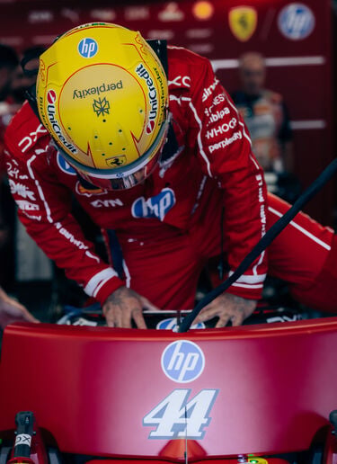 Lewis Hamilton Monza Special Edition 2026 Limited Edition Helmet, 1:1 scale Ferrari Lewis Hamilton Monza Special Edition 2026 Limited Edition Helmet, 1:1 scale Multicolore LO0R2660EXT0001f