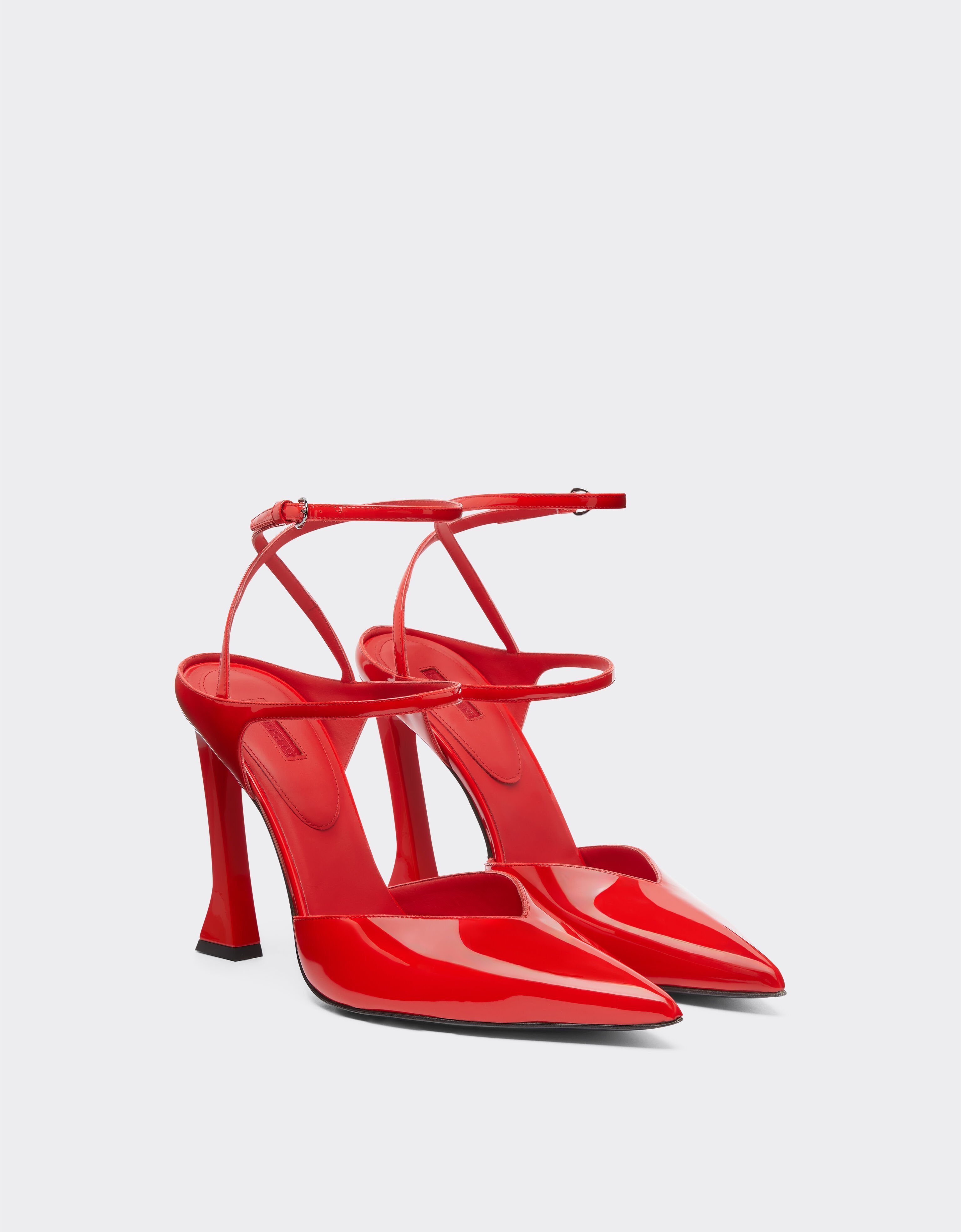 Ferrari Zapato de salón de charol Negro 22010f