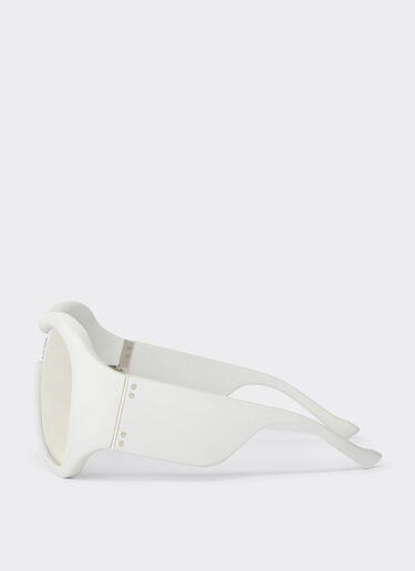 Ferrari Gafas de sol de Ferrari de edición limitada revestidas en cuero blanco con lentes de espejo plateado Blanco óptico F1246f