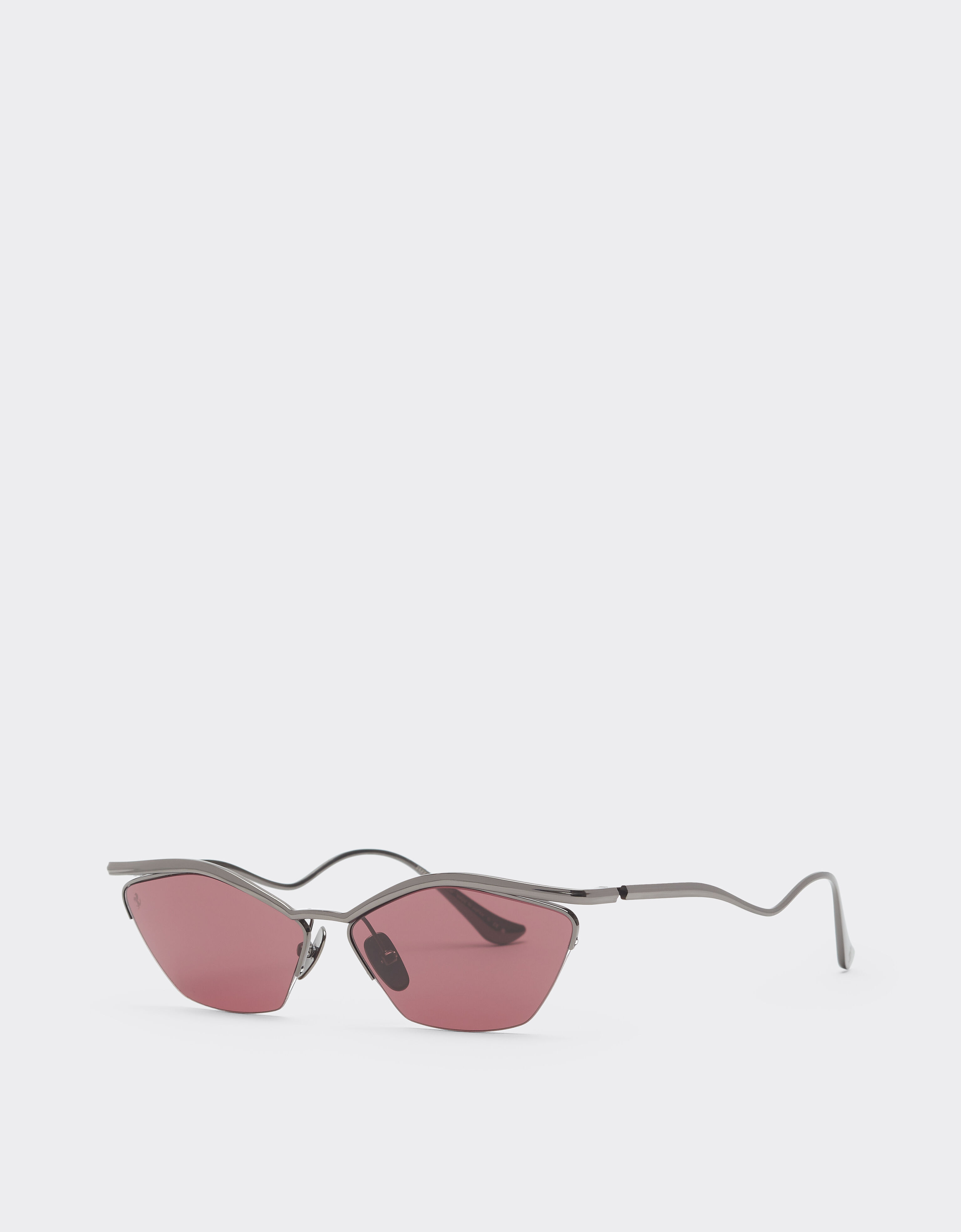 Ferrari Lunettes de soleil Ferrari en titane couleur canon de fusil brillant avec verres exclusifs Contrast Pro™ Gunmetal LA0L1f