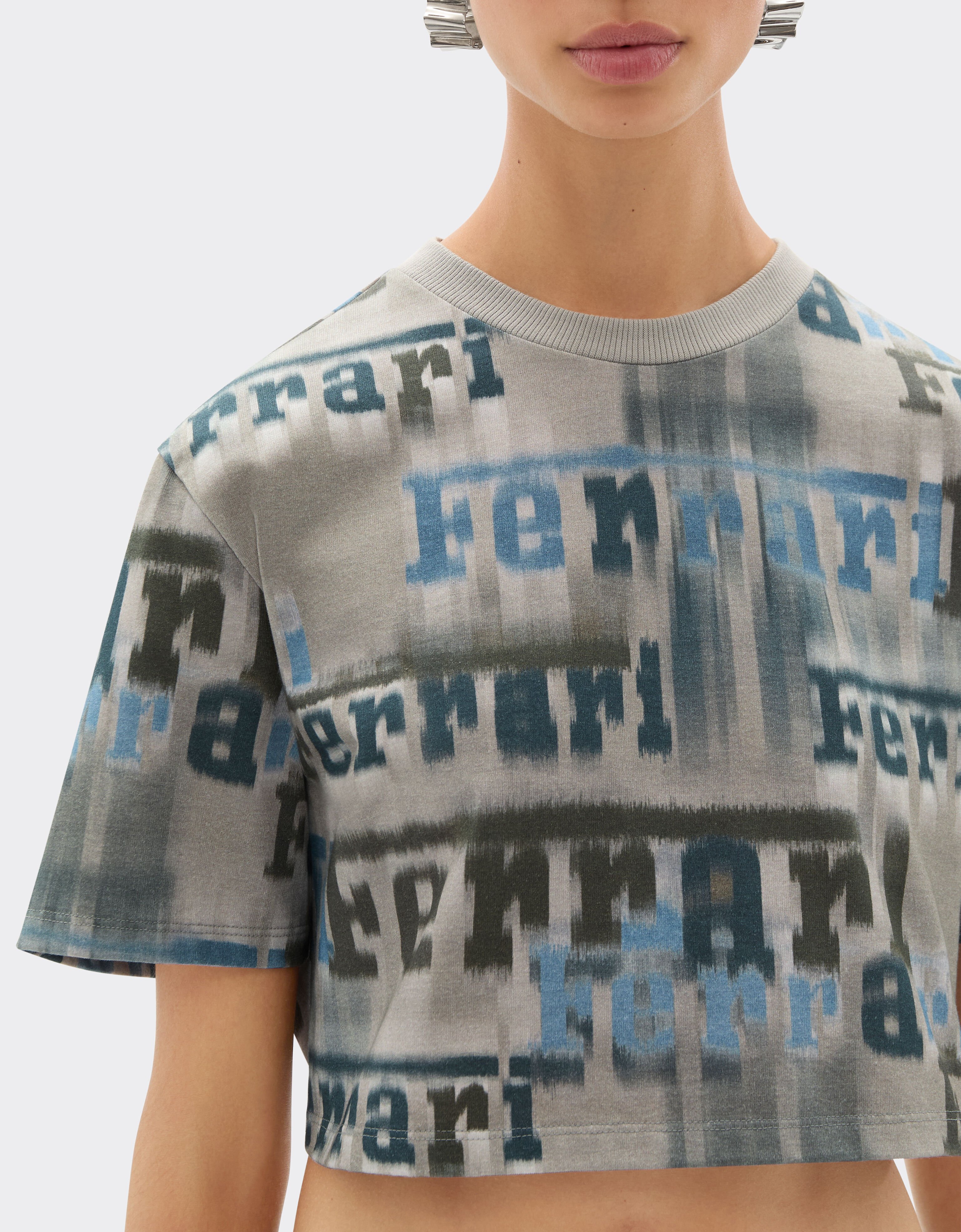 Ferrari Cropped T-shirt with Ferrari Ikat print Beige 22829f