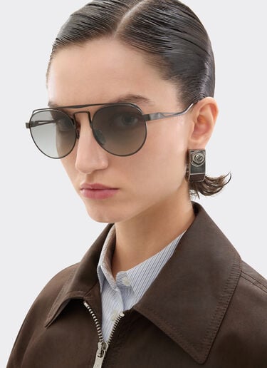 Gafas de sol Ferrari de titanio gunmetal mate con cristales plateados espejados Ferrari Gafas de sol Ferrari de titanio gunmetal mate con cristales plateados espejados Gris metálico LA0ENf