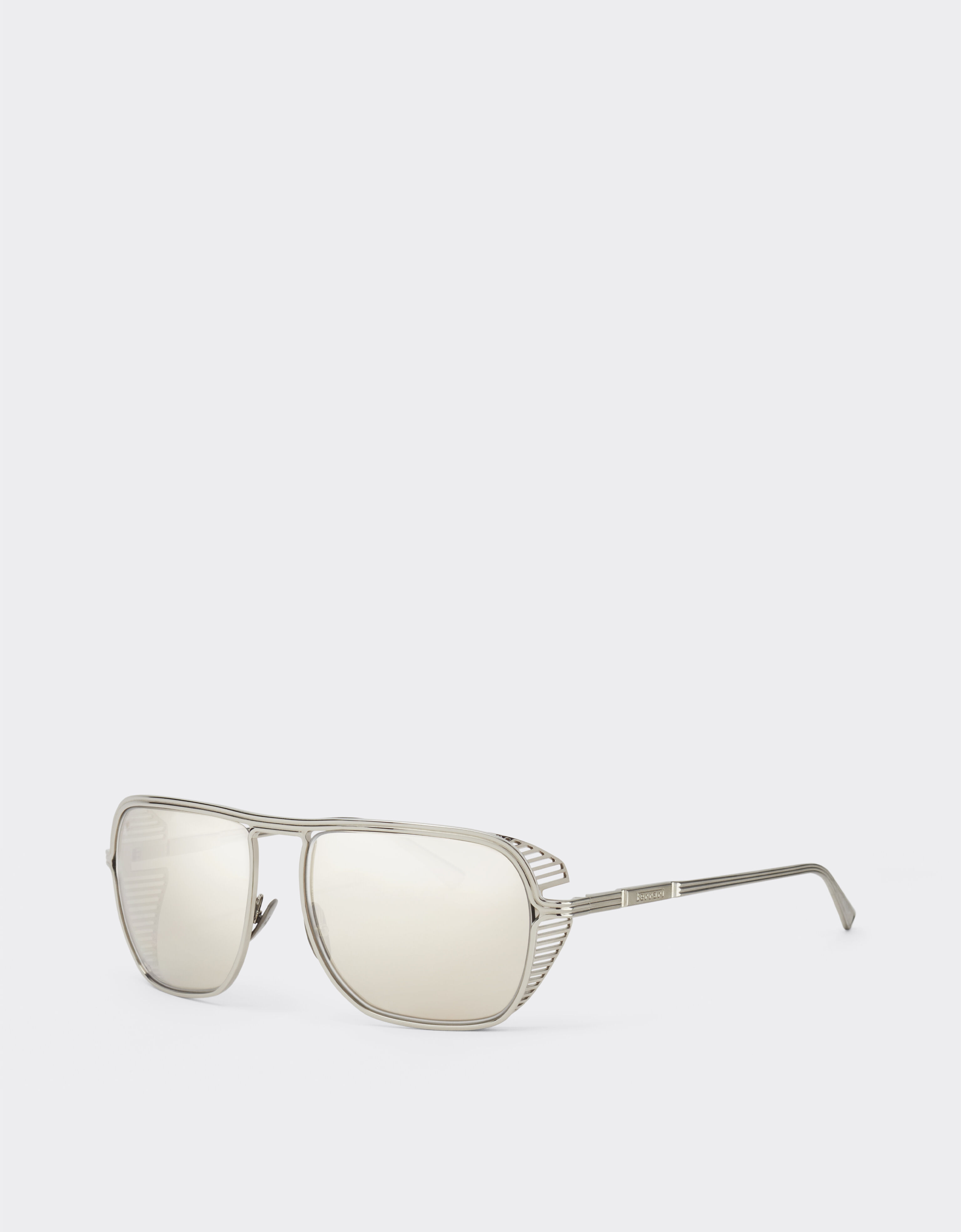 Ferrari Gafas de sol Ferrari de titanio con cristales espejados de oro blanco Plata F1526f