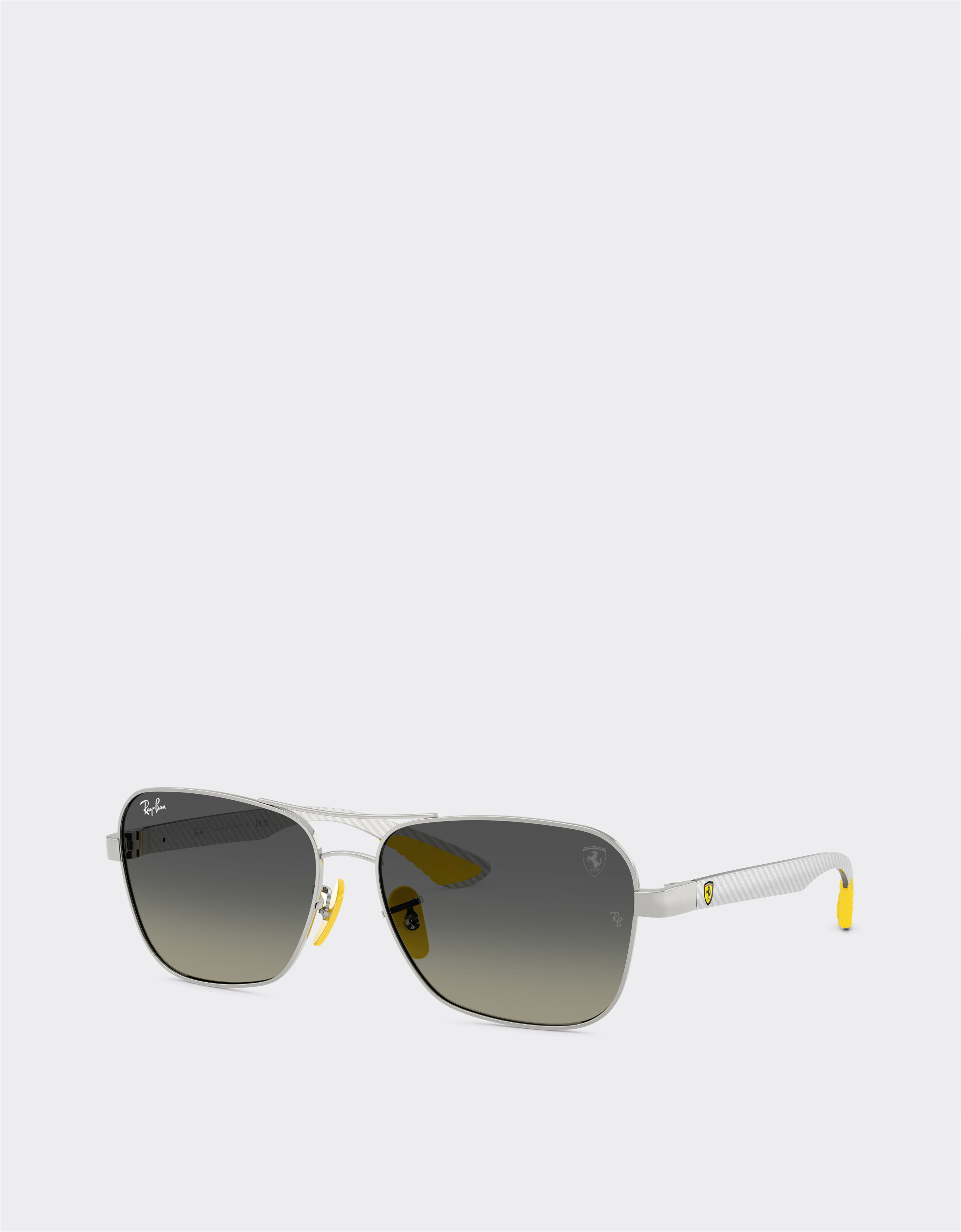 Ferrari Ray-Ban for Scuderia Ferrari RB8336M en métal noir mat et fibre de carbone légère avec verres gris dégradés Argent LA02Gf