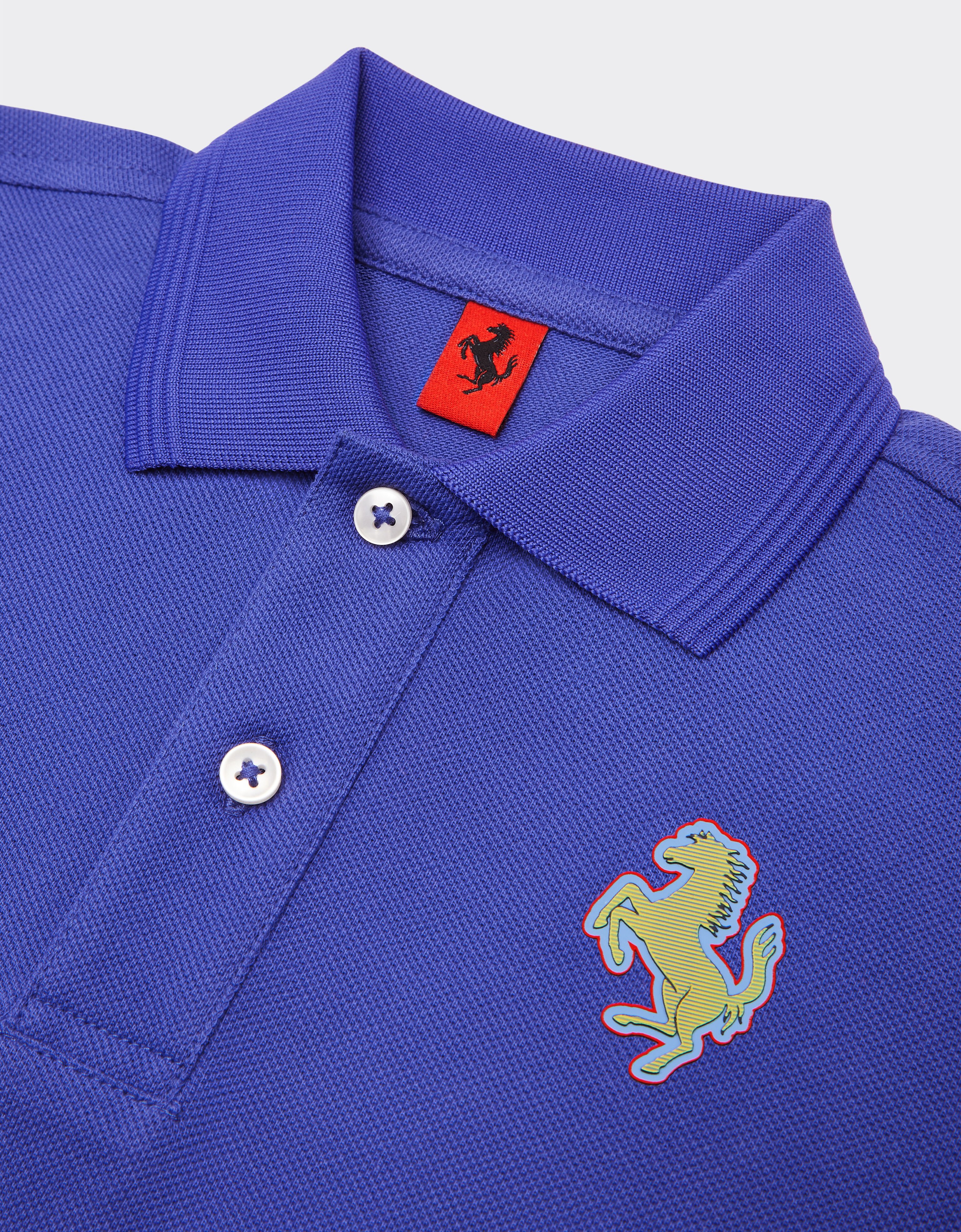 Ferrari Poloshirt aus Baumwoll-Piqué mit „Cavallino Rampante“-Aufnäher Pastellblau 48531fK