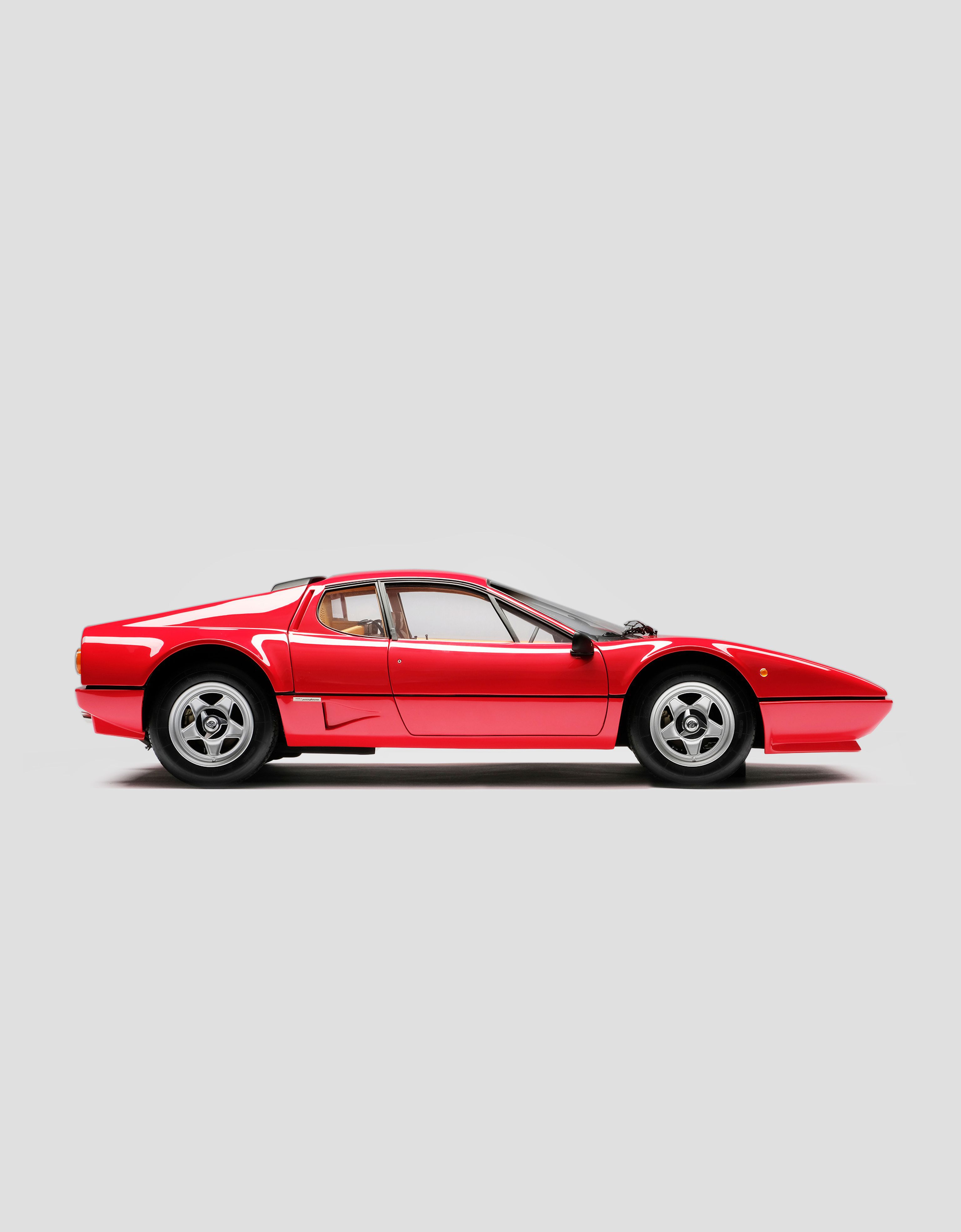 Ferrari Ferrari BB 512i モデルカー 1:8スケール レッド L7585f