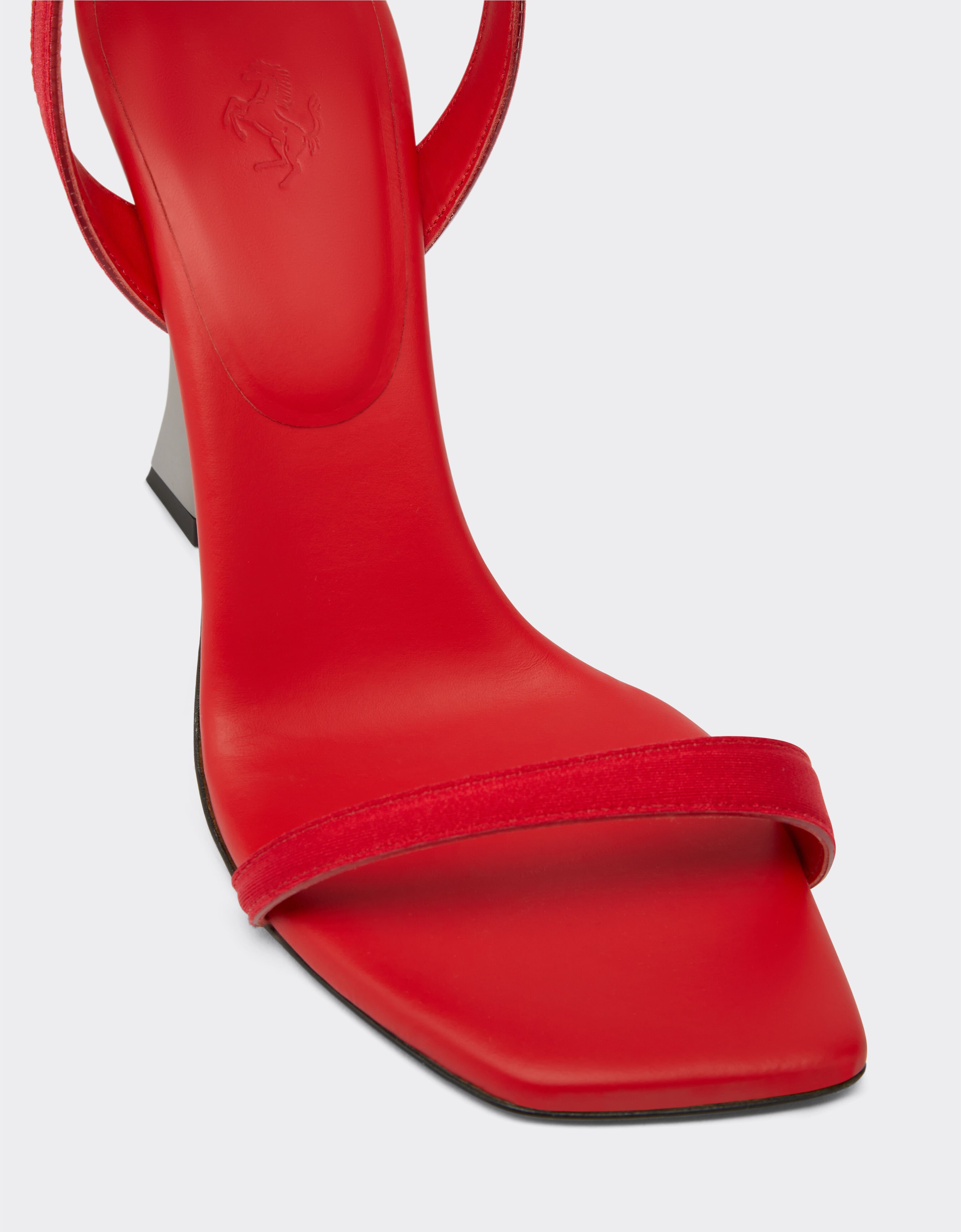Sandalo in neoprene con tacco in metallo in Rosso Dino da Donna Ferrari
