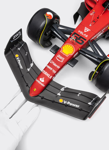 Ferrari Modello Ferrari F1-75 in scala 1:8 Carlos Sainz Rosso F0666f