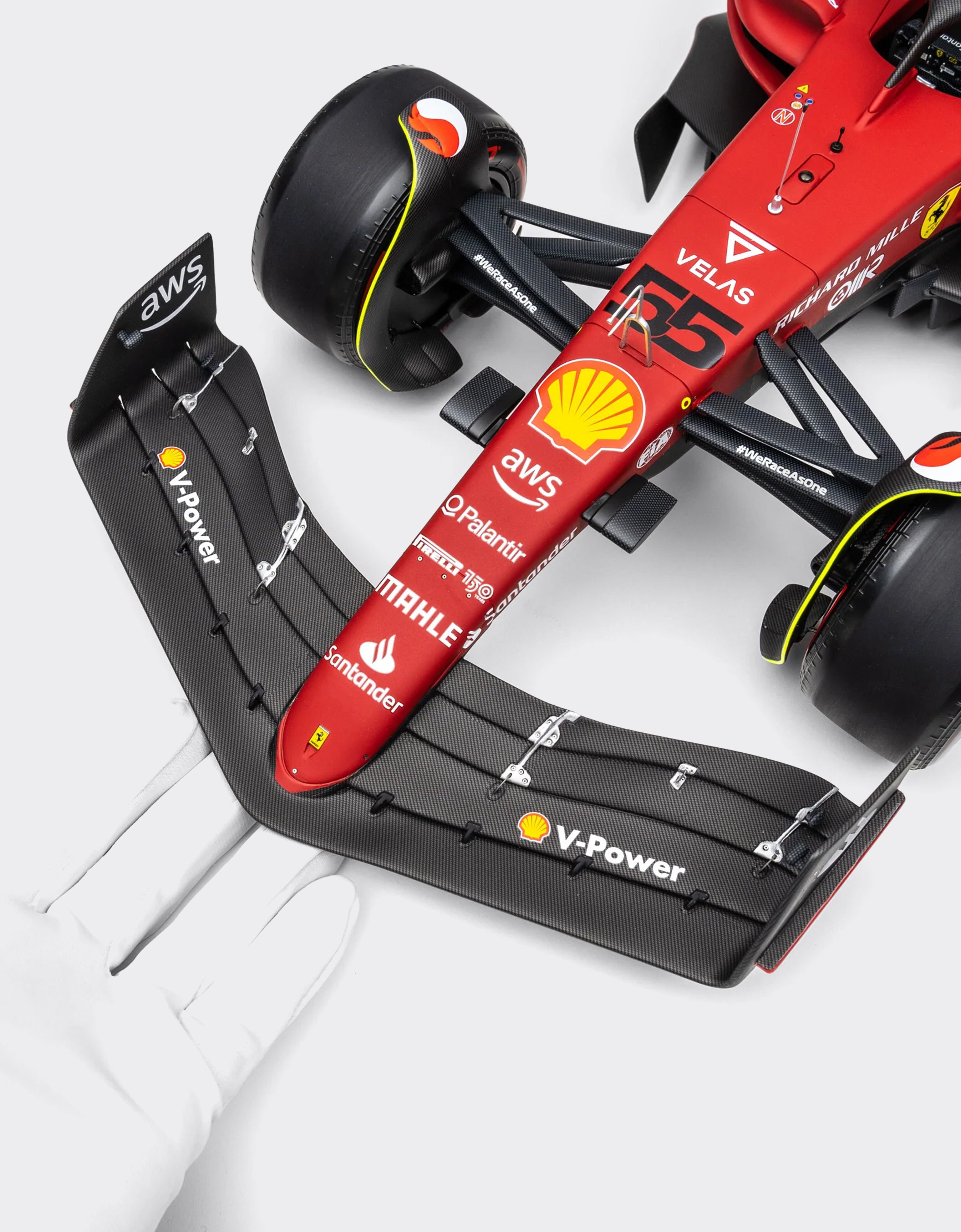 Ferrari Modello Ferrari F1-75 in scala 1:8 Carlos Sainz Rosso F0666f