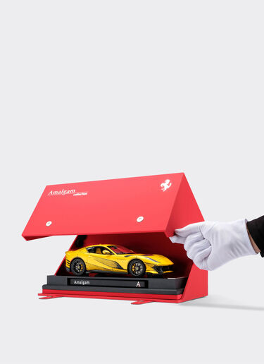 Ferrari Ferrari 812 model in 1:18 scale Racing red F1369f