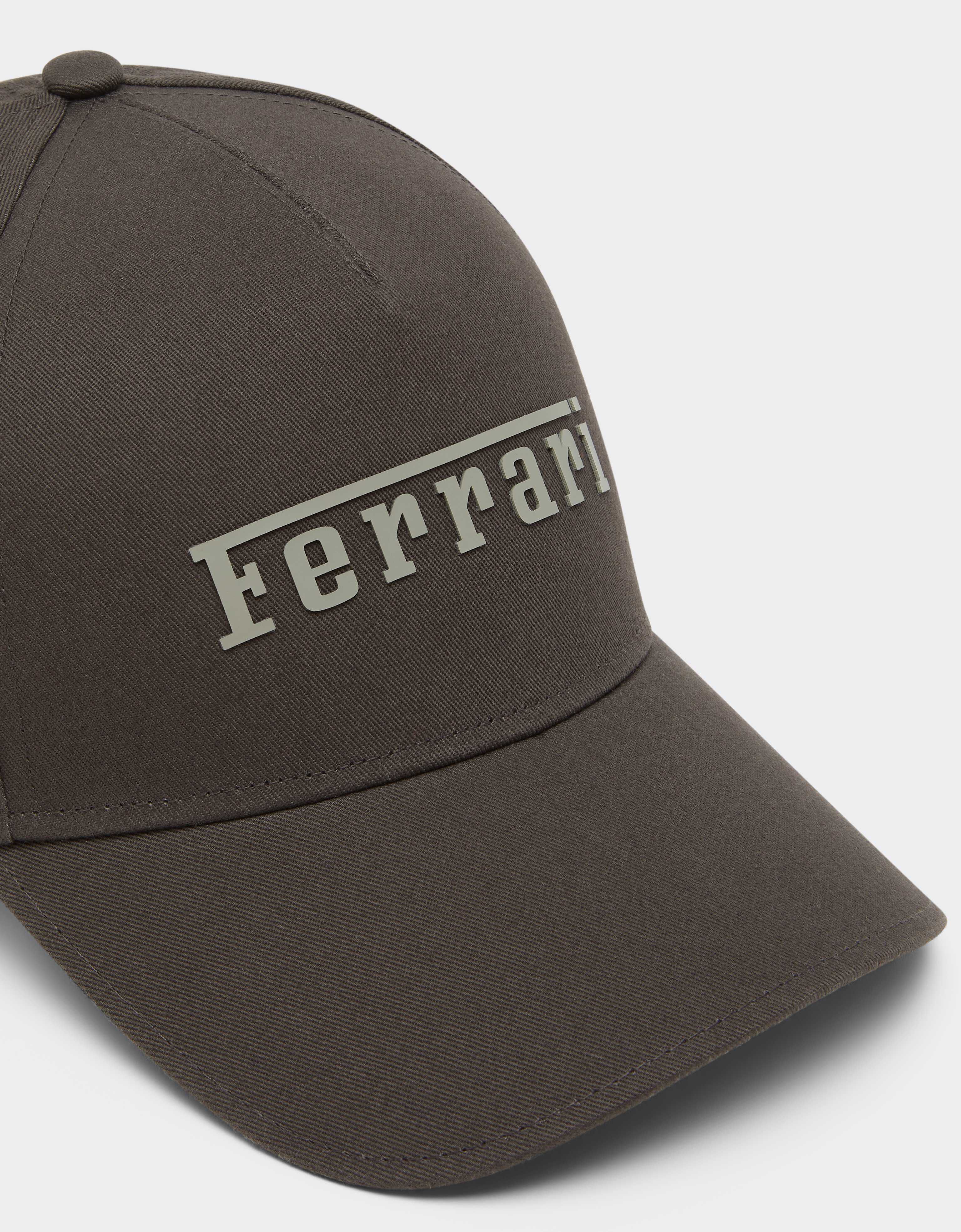 Gorra de béisbol de sarga de algodón Ferrari Gorra de béisbol de sarga de algodón Caffè CANCP0007WCO0004f