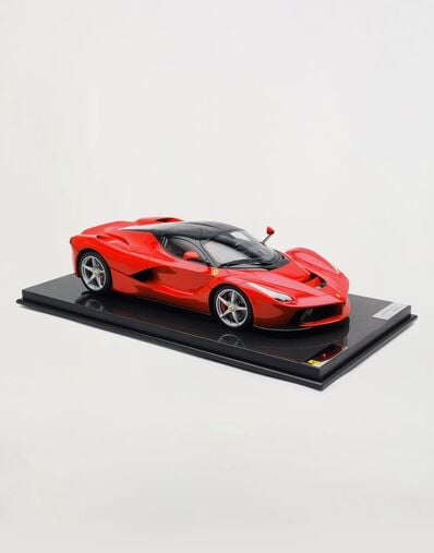 Ferrari Miniatura LaFerrari a escala 1:8 Negro L2993f