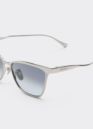 Ferrari Lunettes de soleil Ferrari en métal argenté avec verres gris cristal dégradés Silver LA0L0f