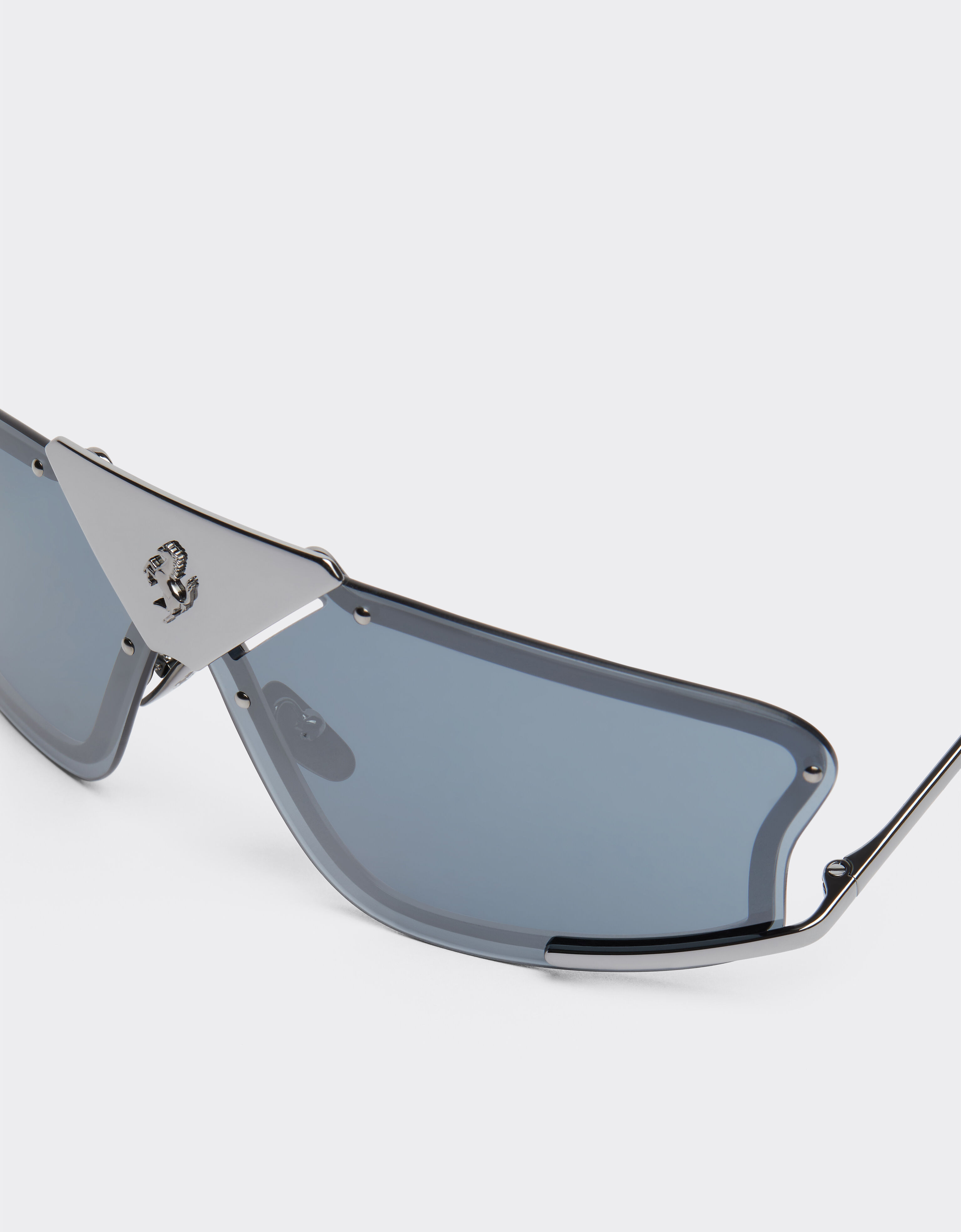 Ferrari Ferrari Sonnenbrille mit grauen, silberfarben verspiegelten Gläsern Silber F1004f