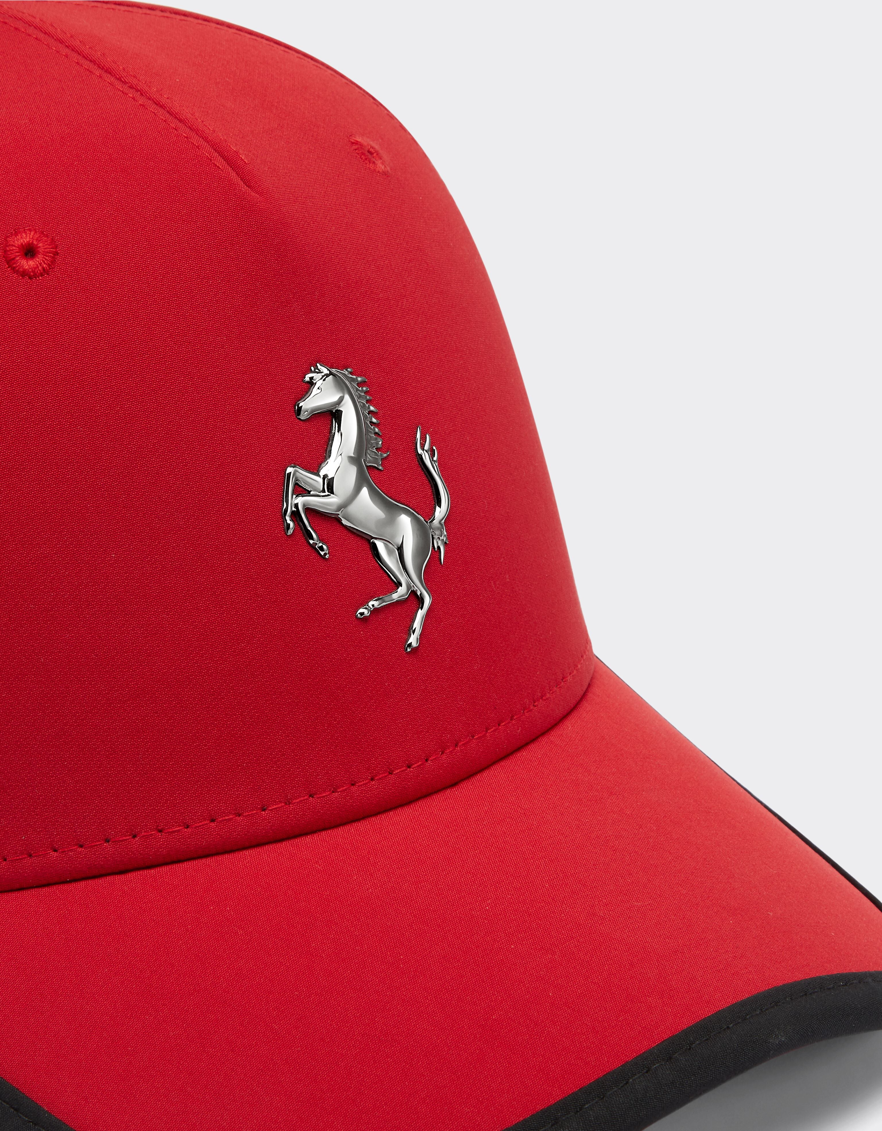 Ferrari Baseball cap con Cavallino Rampante in metallo Rosso Corsa 20815f
