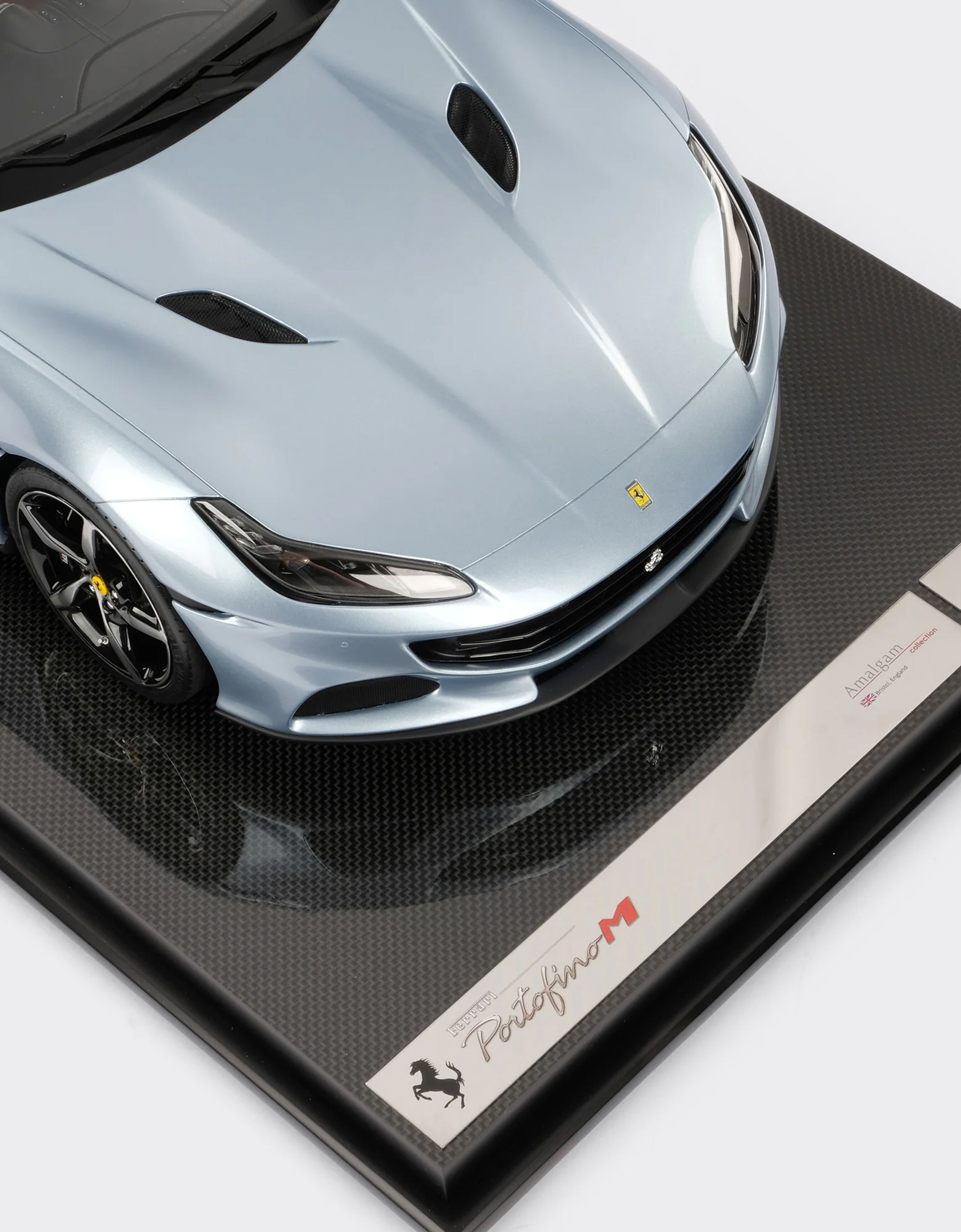 Ferrari Ferrari Portofino M 1:8 scale model Blu Scozia F0575f