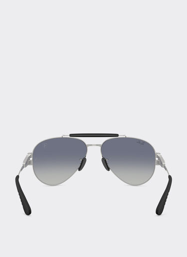 Ferrari Ray-Ban for Scuderia Ferrari RB3762M en métal argenté avec des verres bleus dégradés gris Argent LA018f