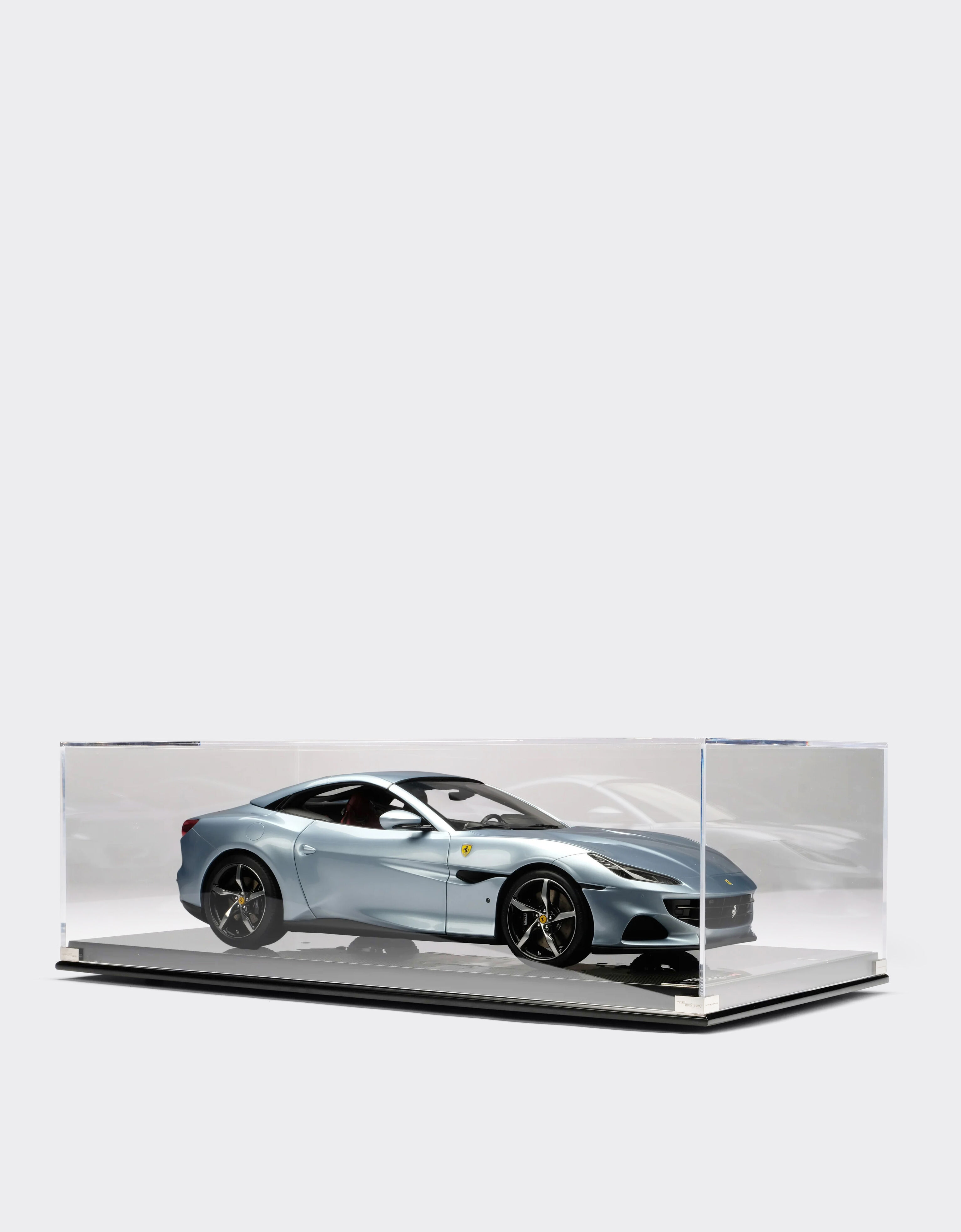 Ferrari Ferrari Portofino M 1:8 scale model Blu Scozia F0575f